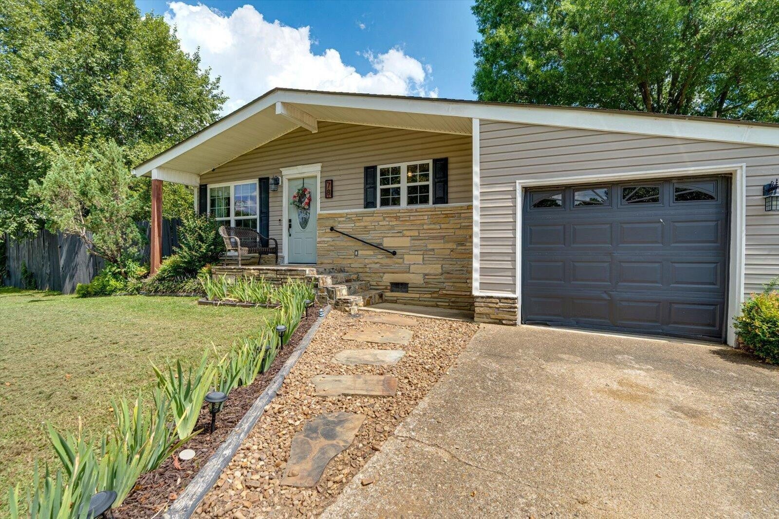 78 Elaine Circle