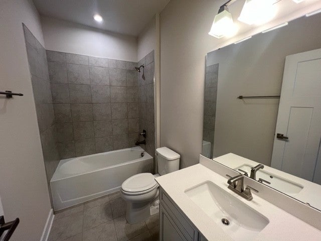 8053 Warbler Way