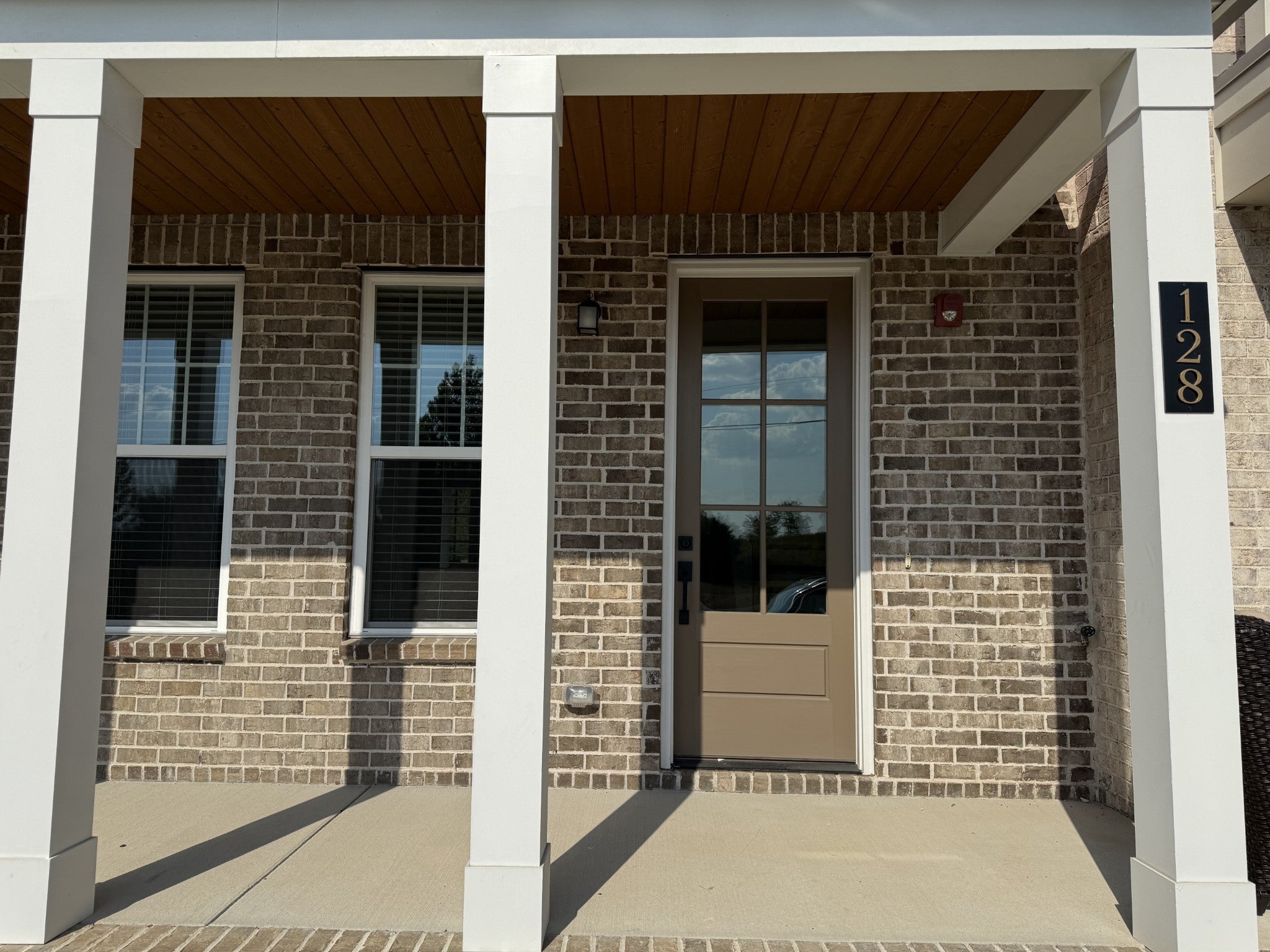 128 Nearwater Pl