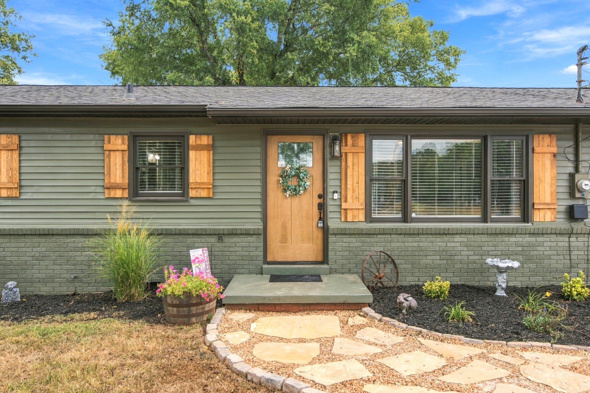 966 Horse Mountain Rd