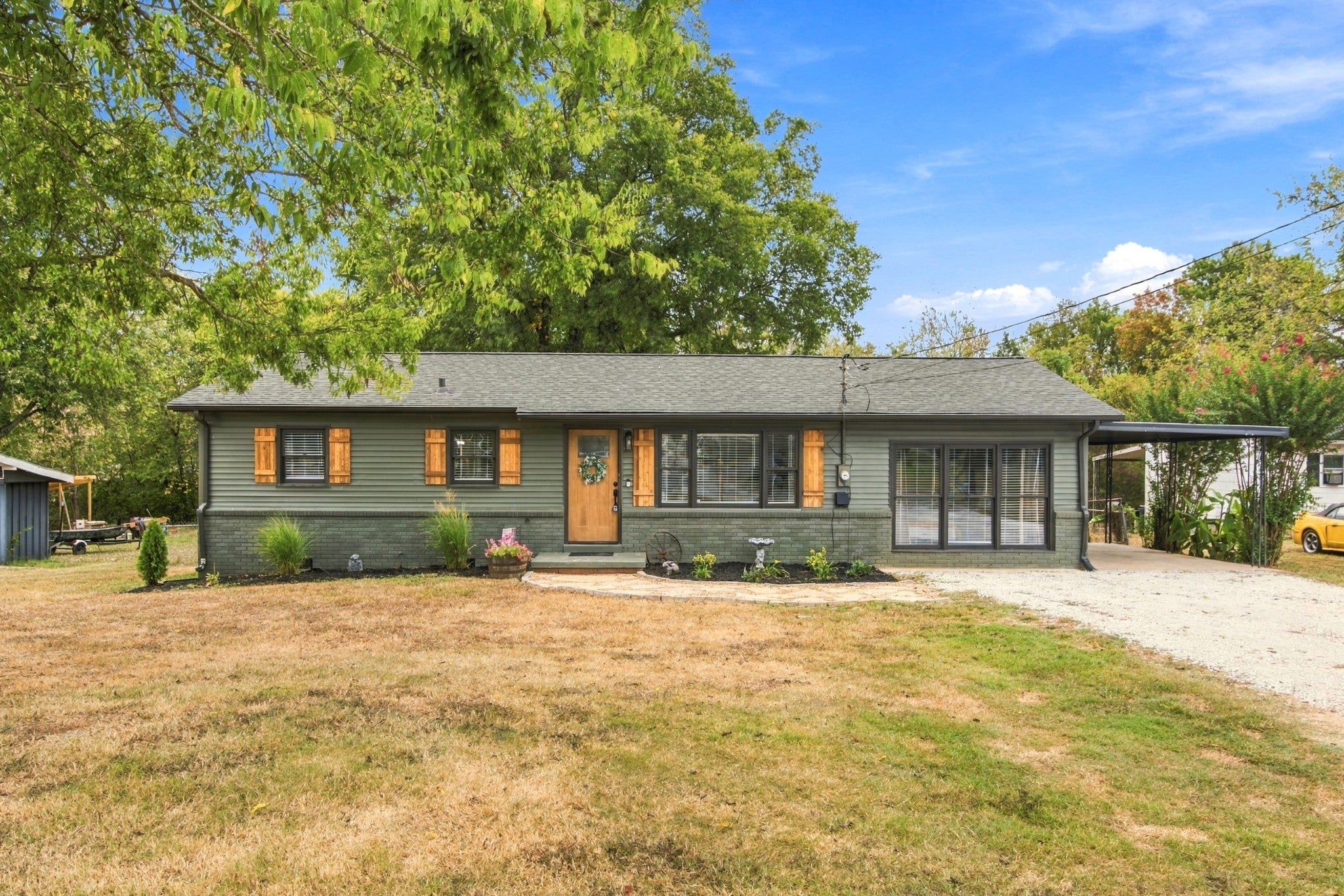 966 Horse Mountain Rd