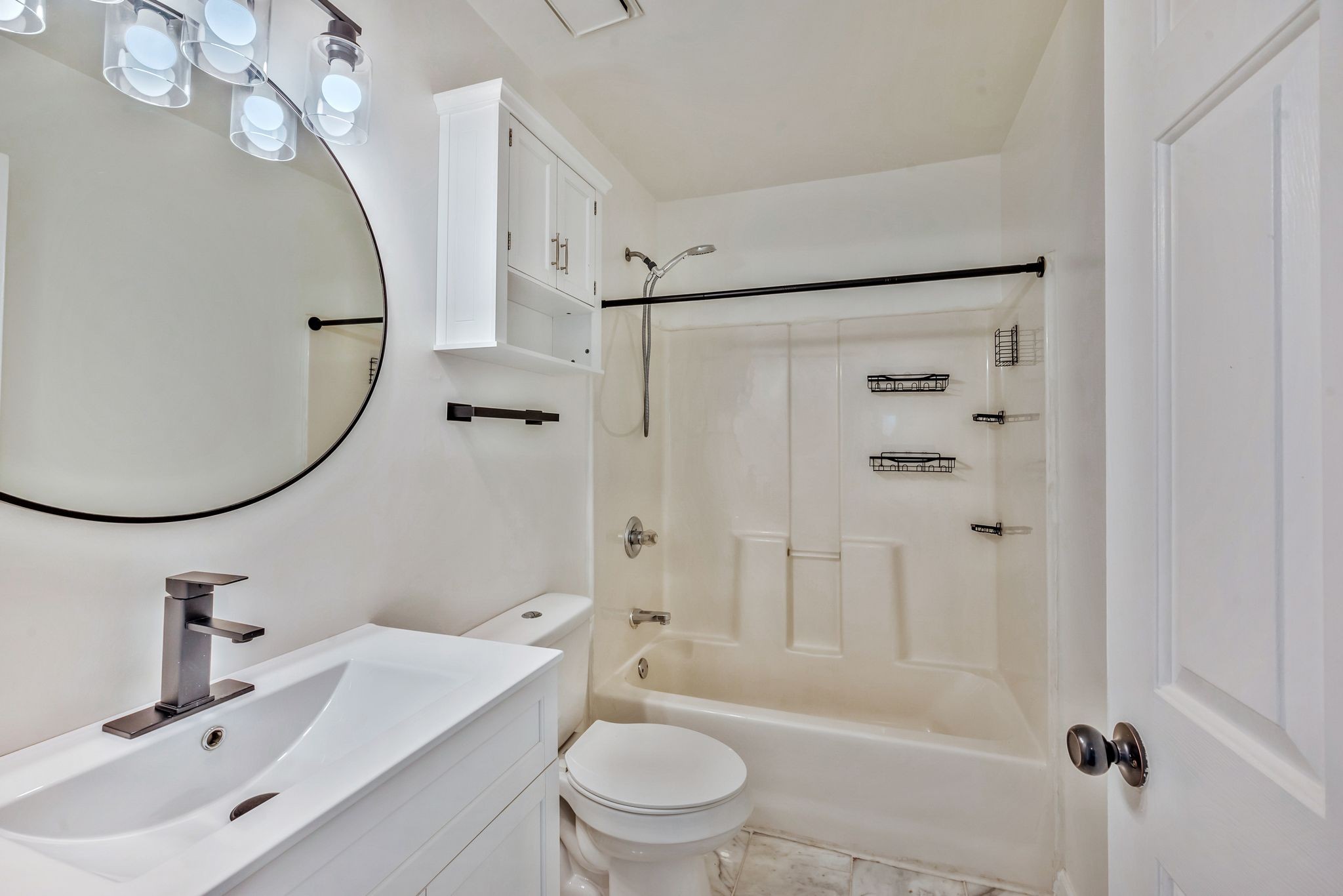 Nashville, Tennessee 37209, United States, 4 Bedrooms Bedrooms, ,2 BathroomsBathrooms,Residential,Active,240613