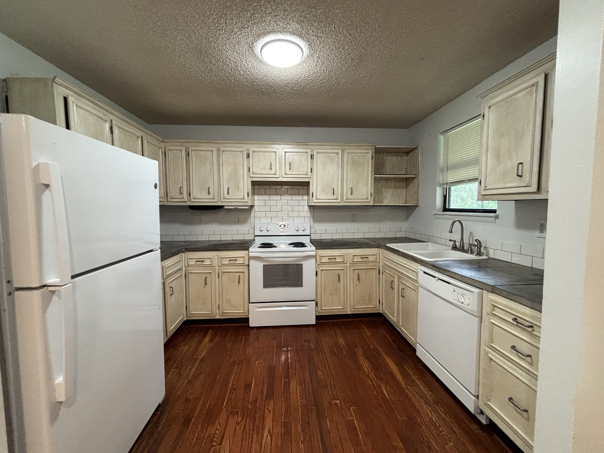 110 Cedar Ridge Dr