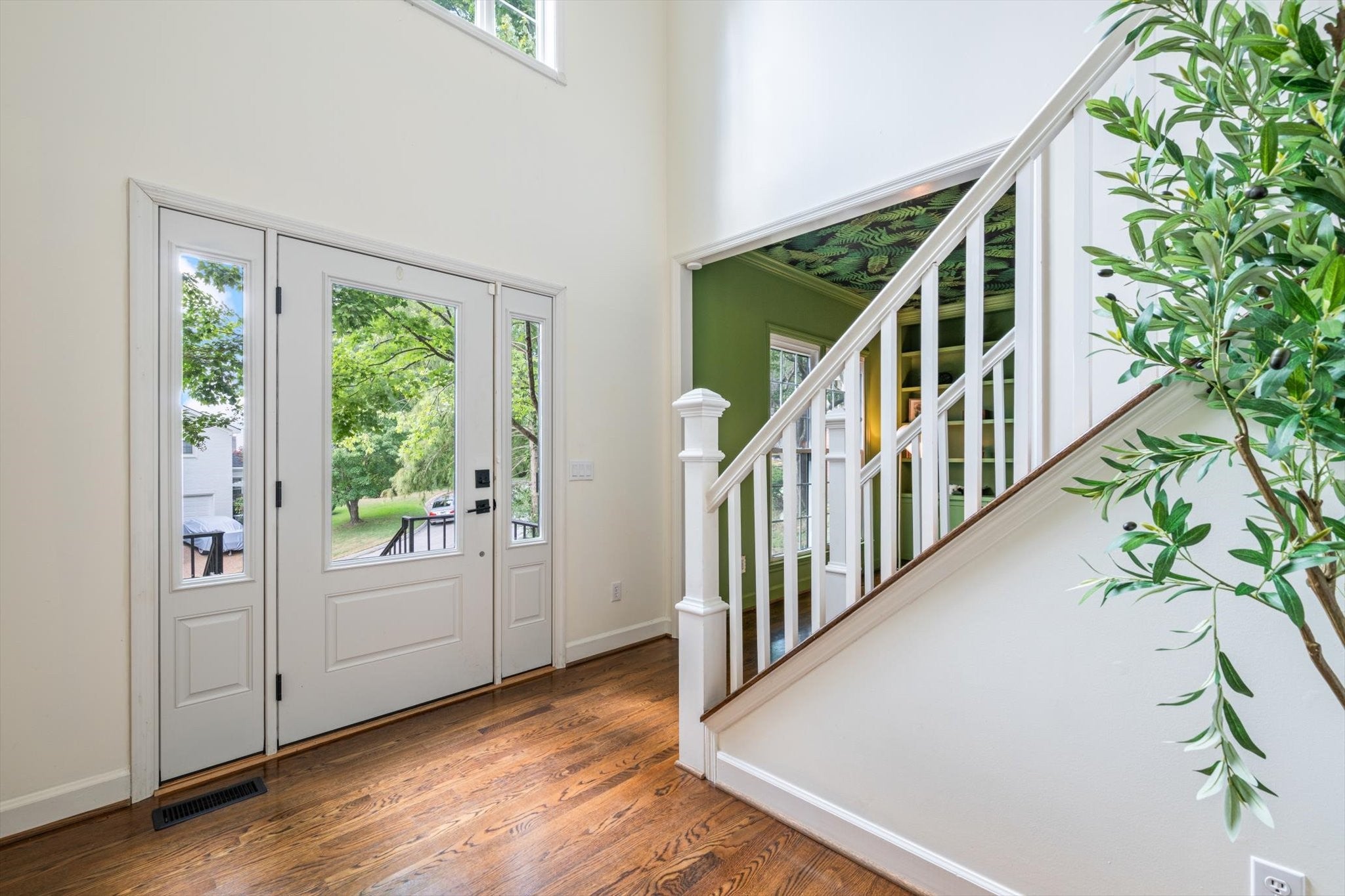 300 Gainsway Ct