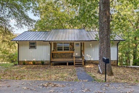 Photo of 405 Dempsey Lane, Rossville, GA 30741 (MLS # 3614439)