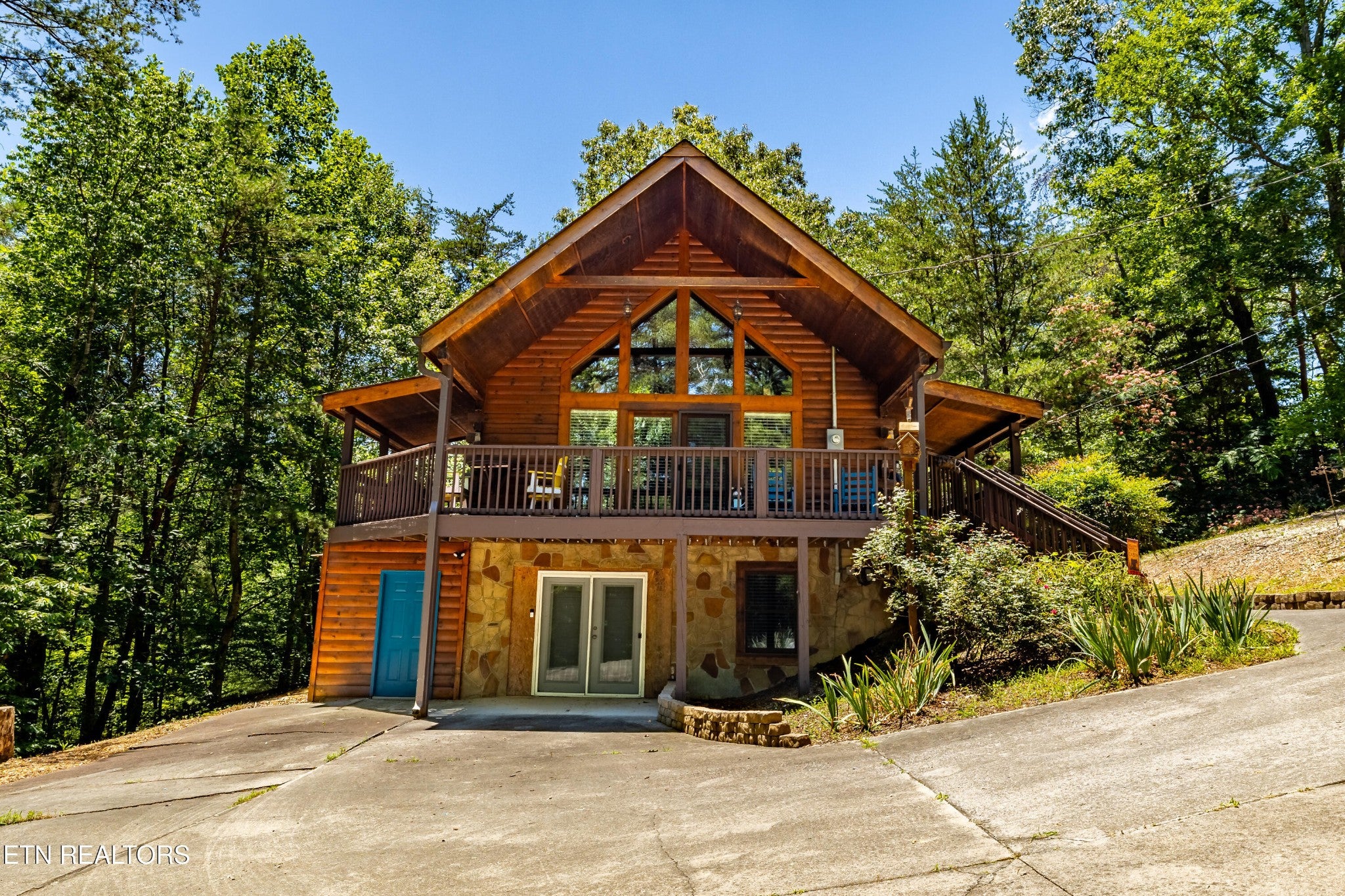 3447 Dogwood Circle