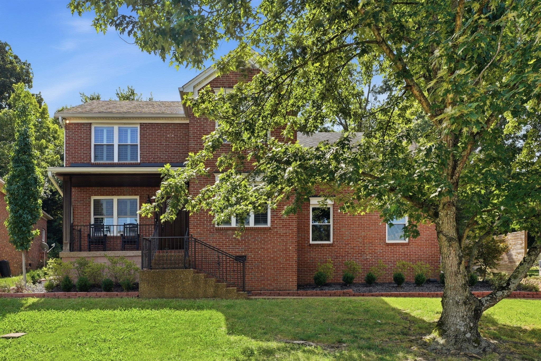 3-bed home for sale in Nashville, TN 37209, 737 Cedar Crest Dr 737 Cedar Crest Dr, Nashville TN 37209 3-bed home, photo 2 of 51