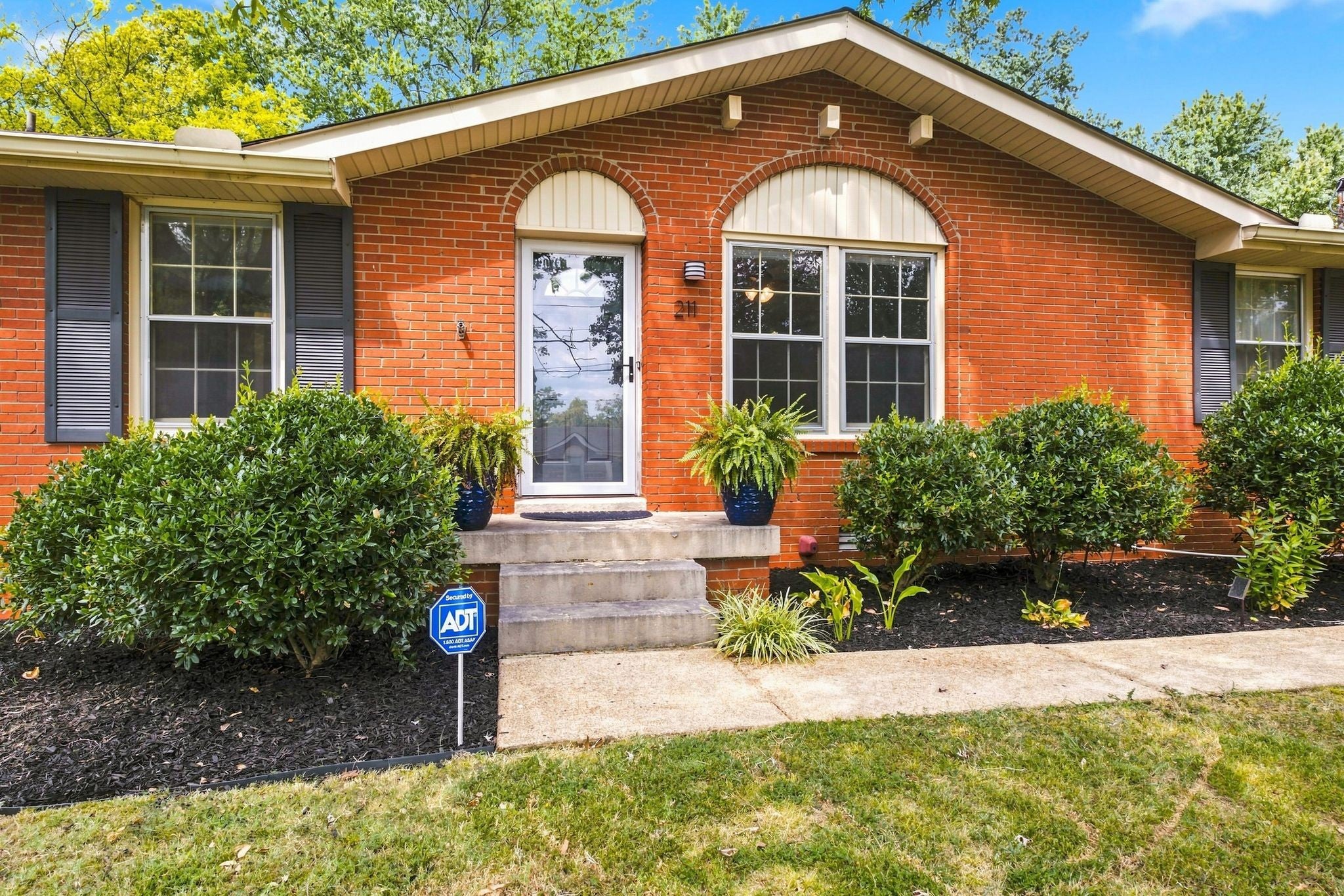 211 Blue Ridge Dr