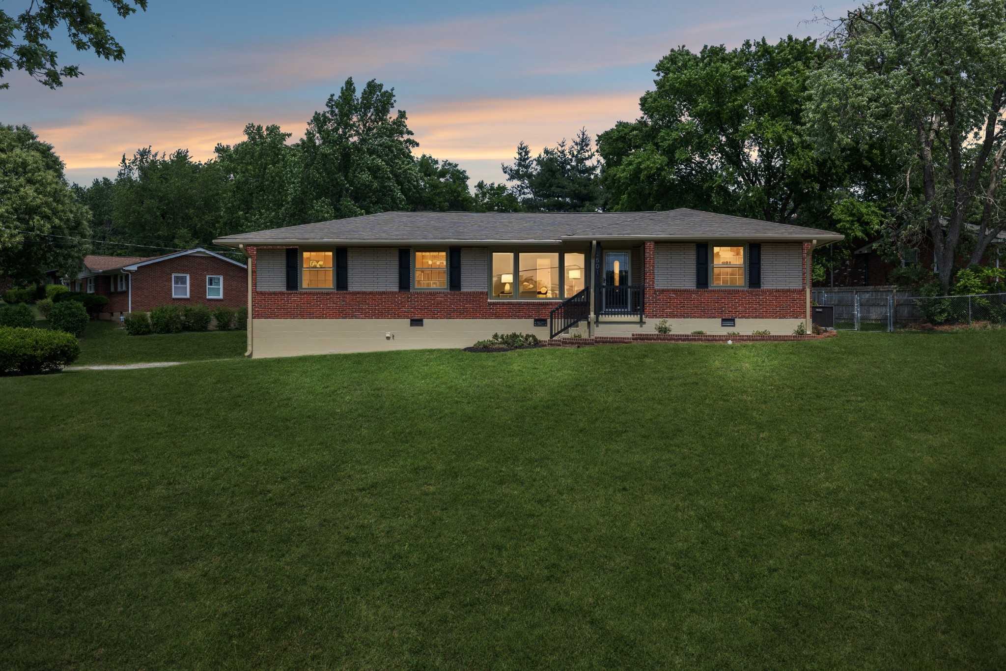 2501 Western Hills Dr