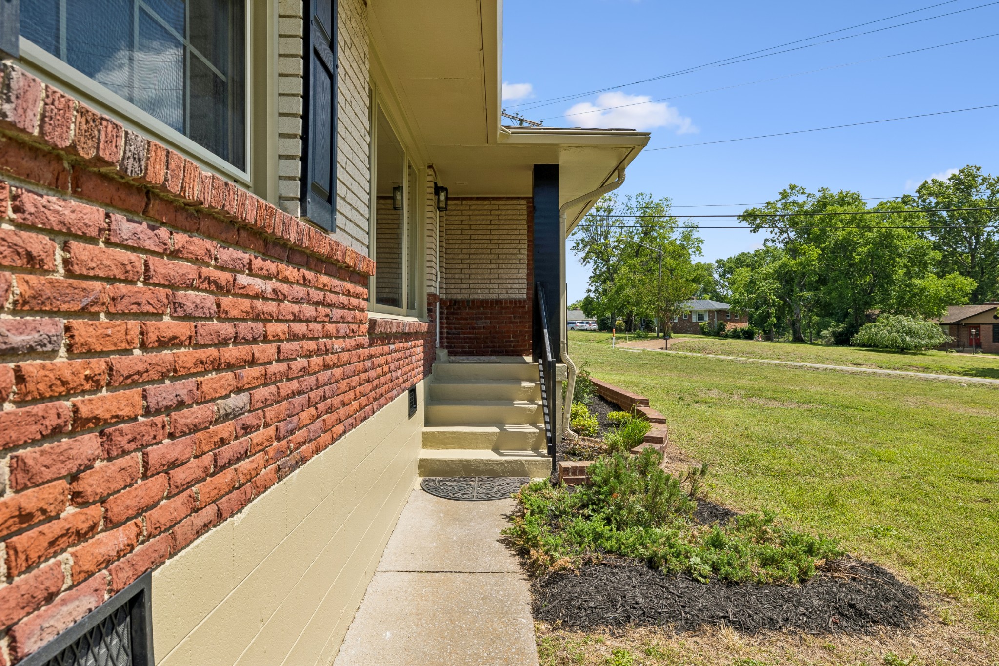 2501 Western Hills Dr