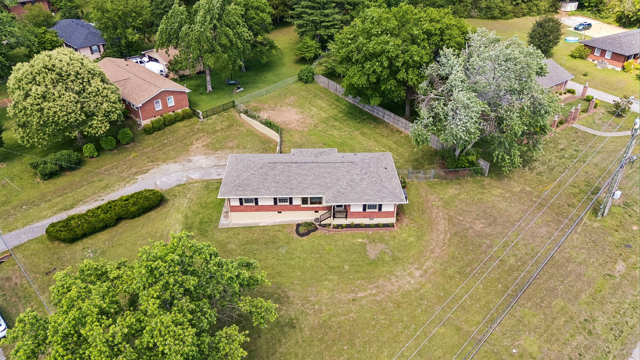 2501 Western Hills Dr