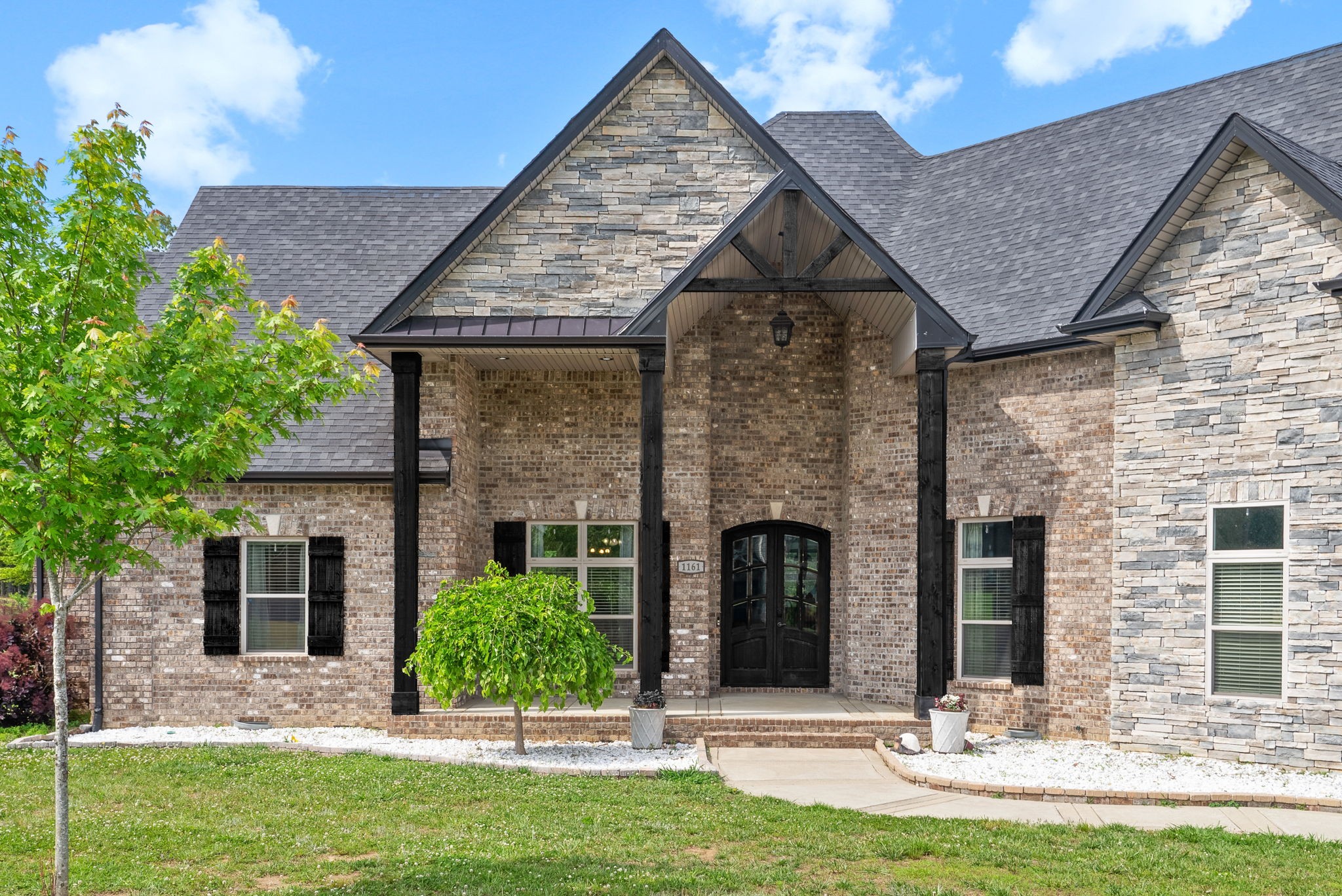 1161 Reda Dr