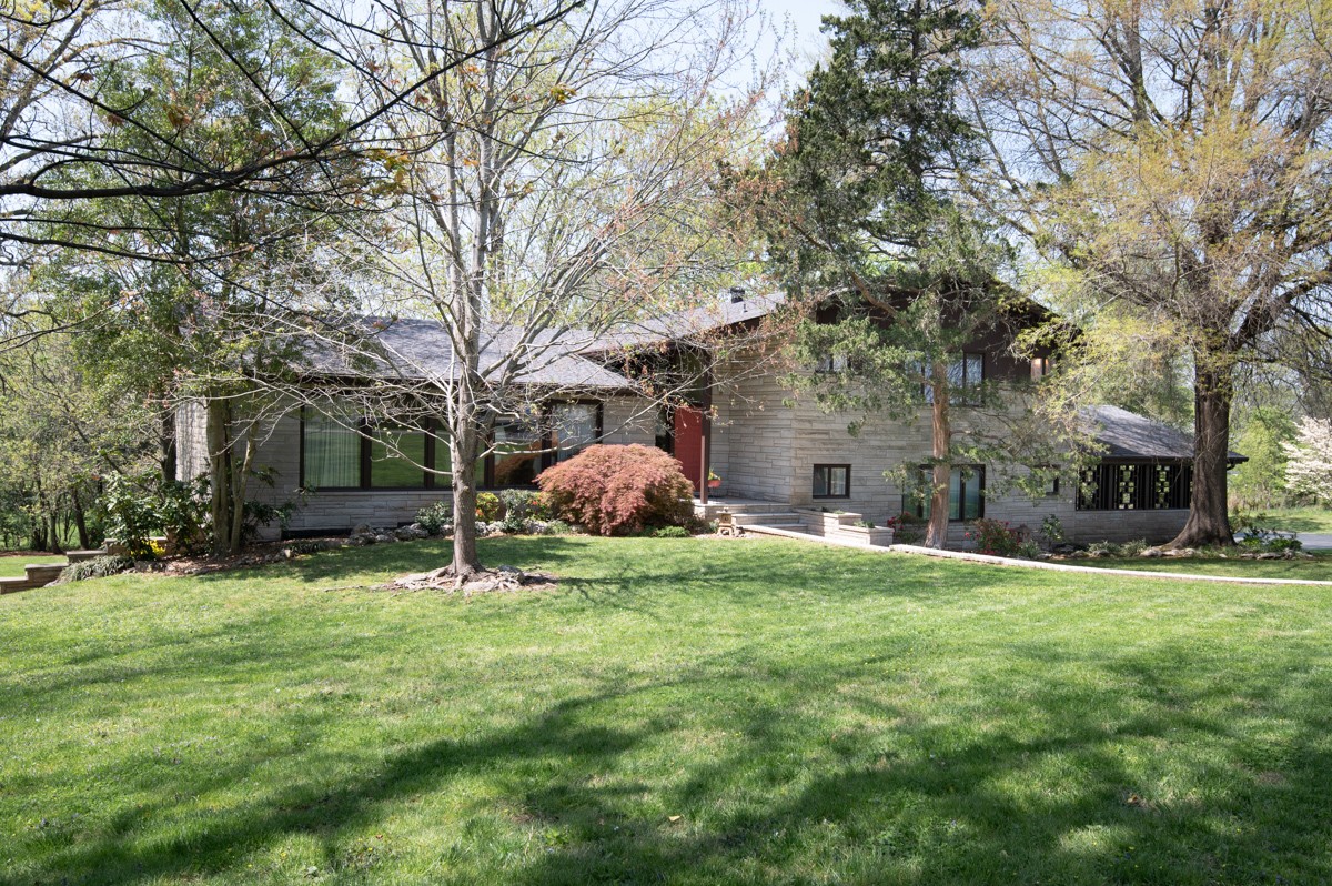 700 Lake Dr