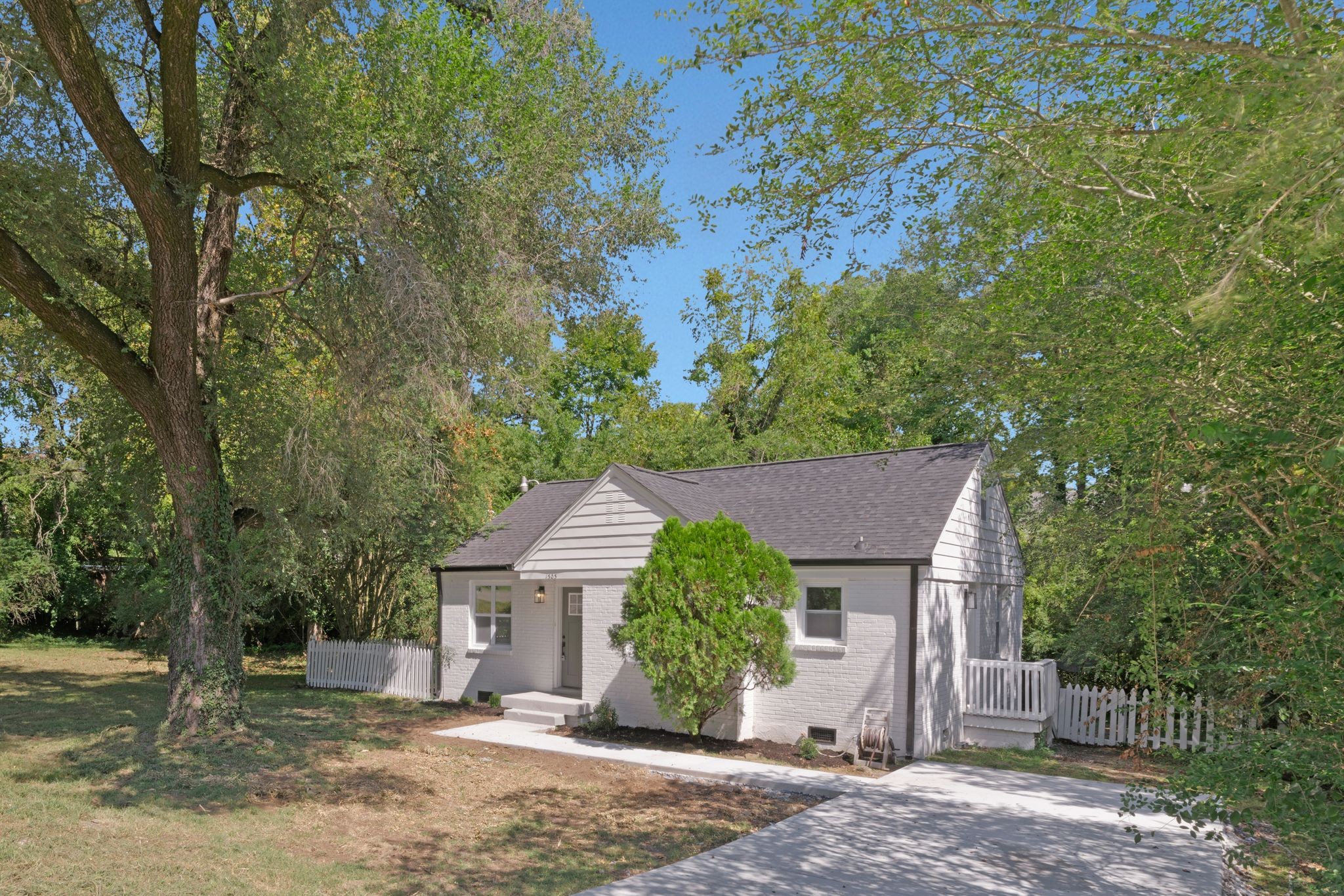 View Nashville, TN 37216 house
