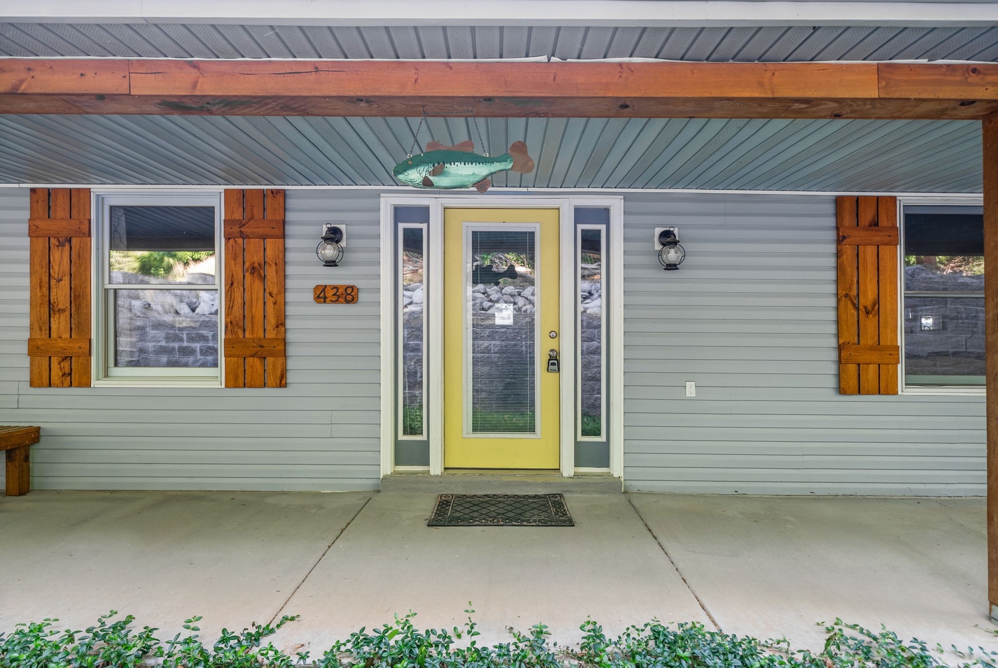 438 Harbor Dr