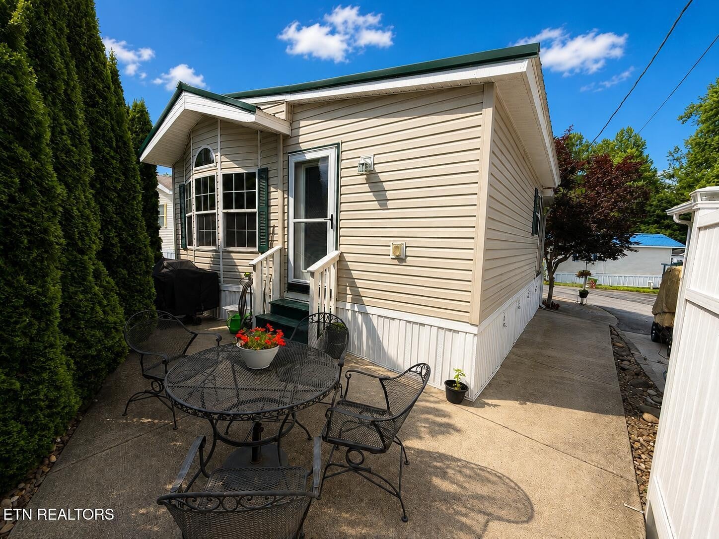 5355 Parkway 123