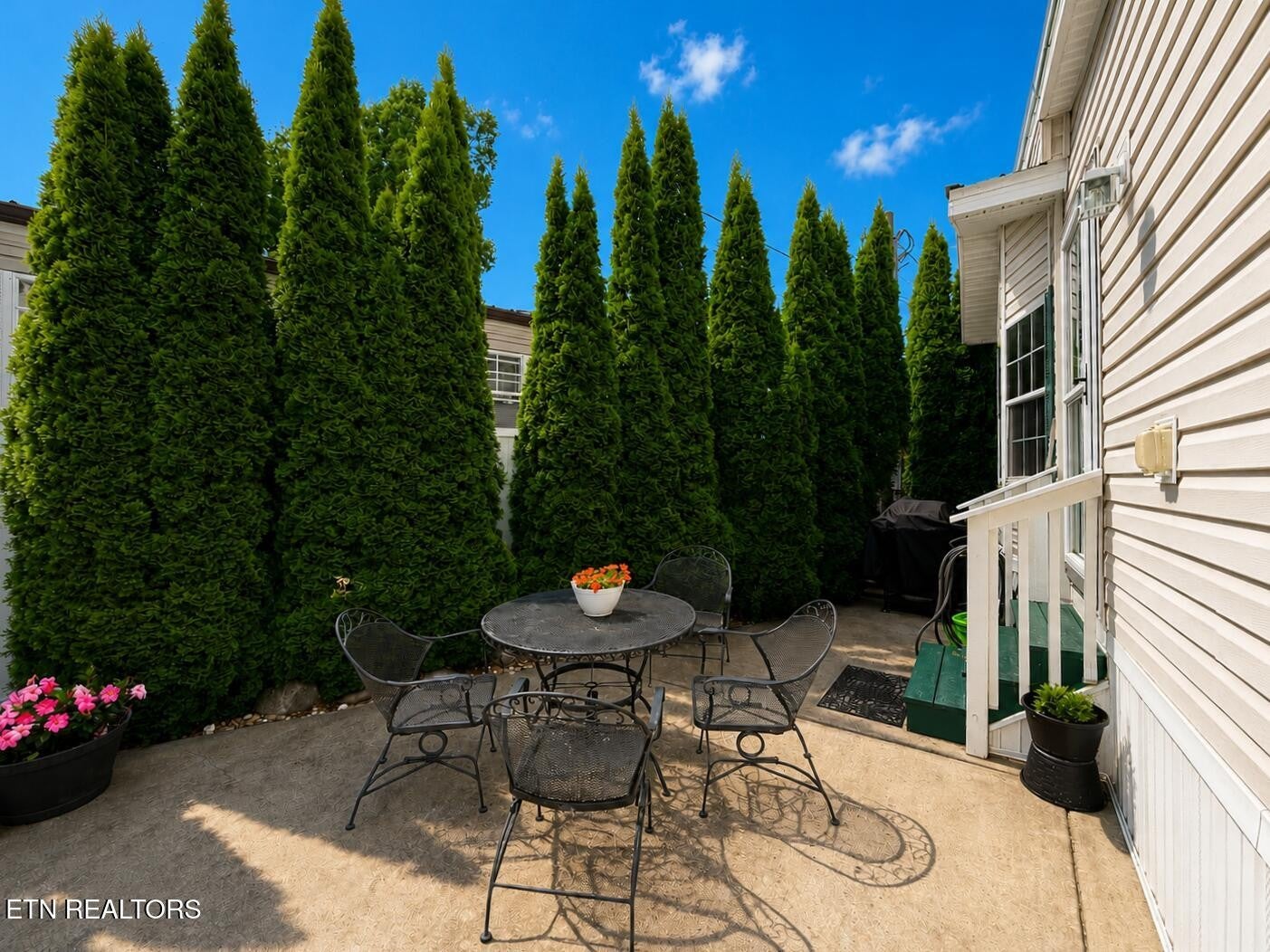 5355 Parkway 123