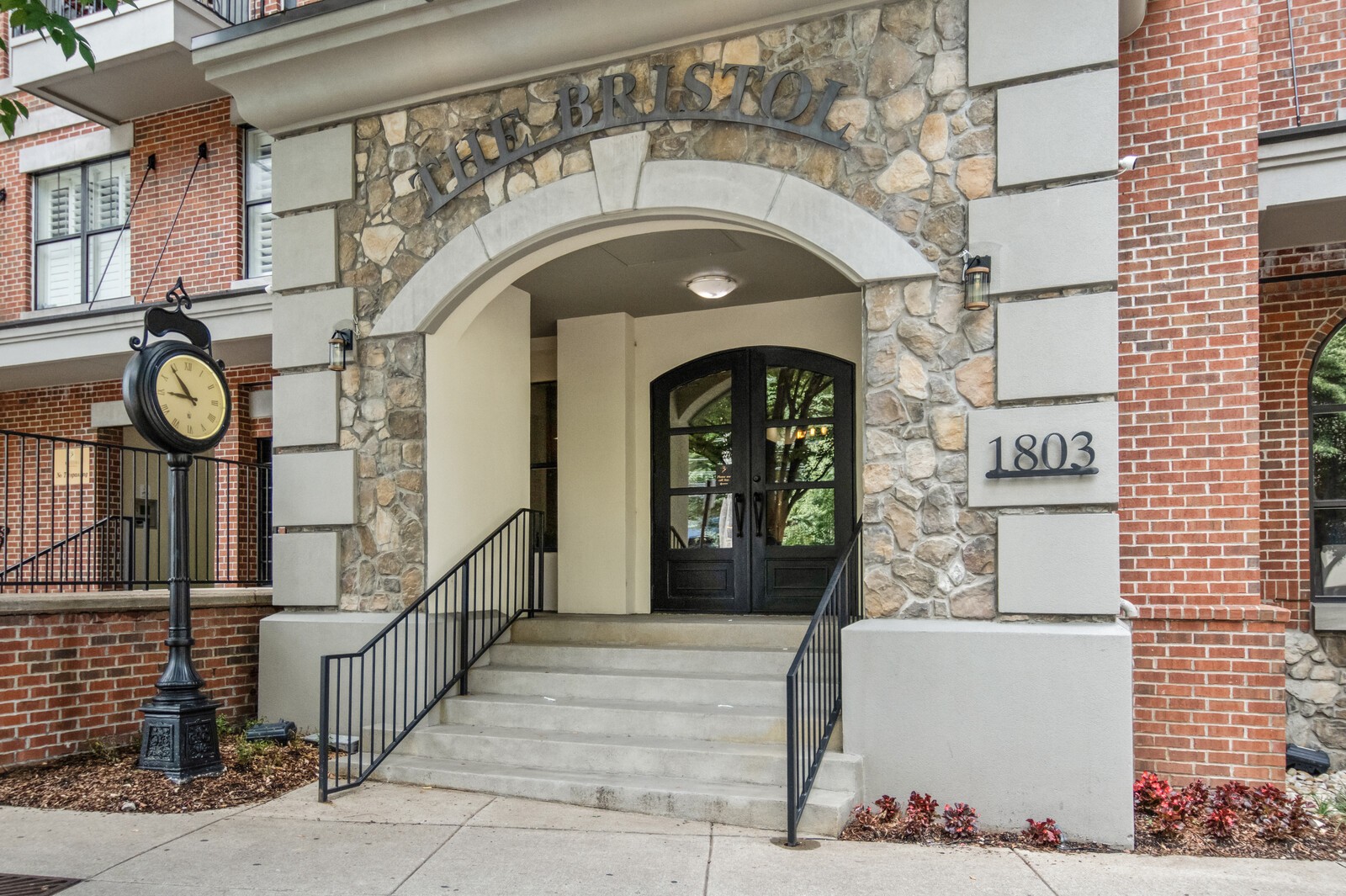 1803 Broadway 625