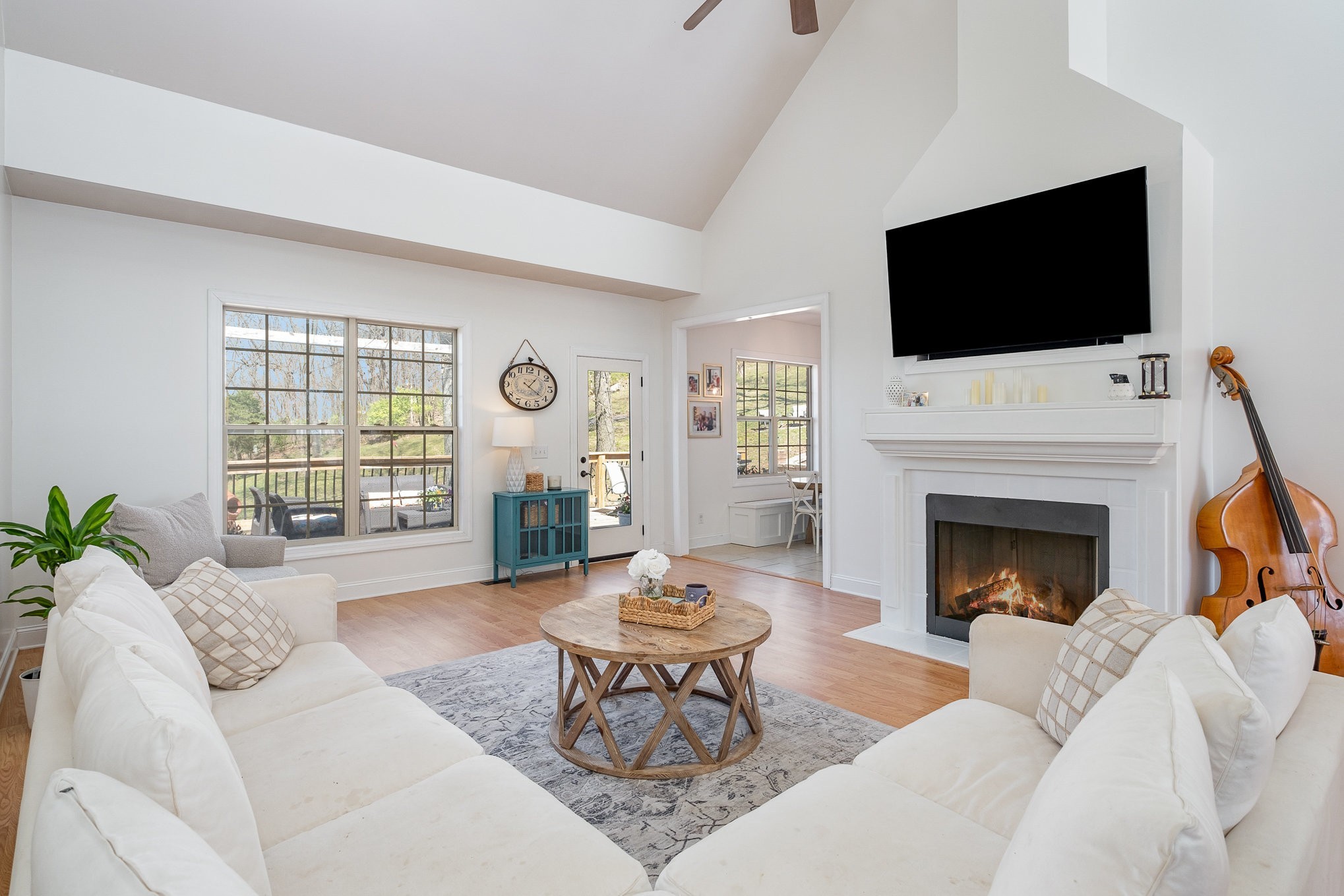 1604 Becca Ln