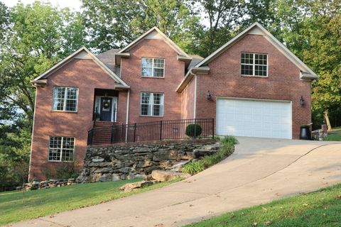 1604 Becca Ln Columbia TN 38401