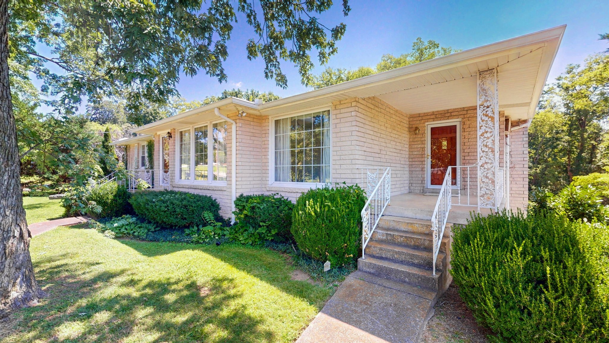 604 Mcdonald Ct, Nashville TN 37217 3-bed home, photo 2 of 37
