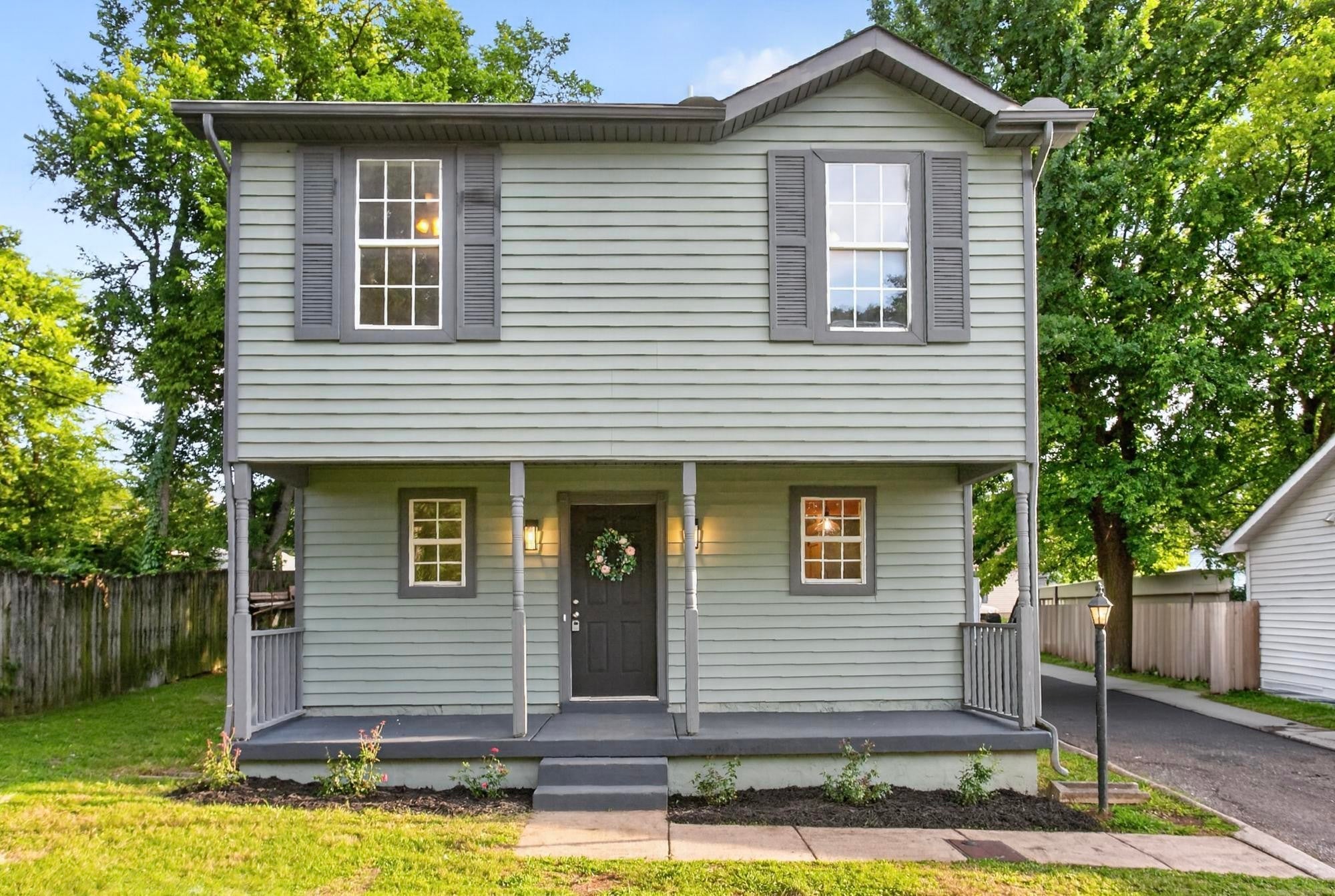 208 Errol Ln