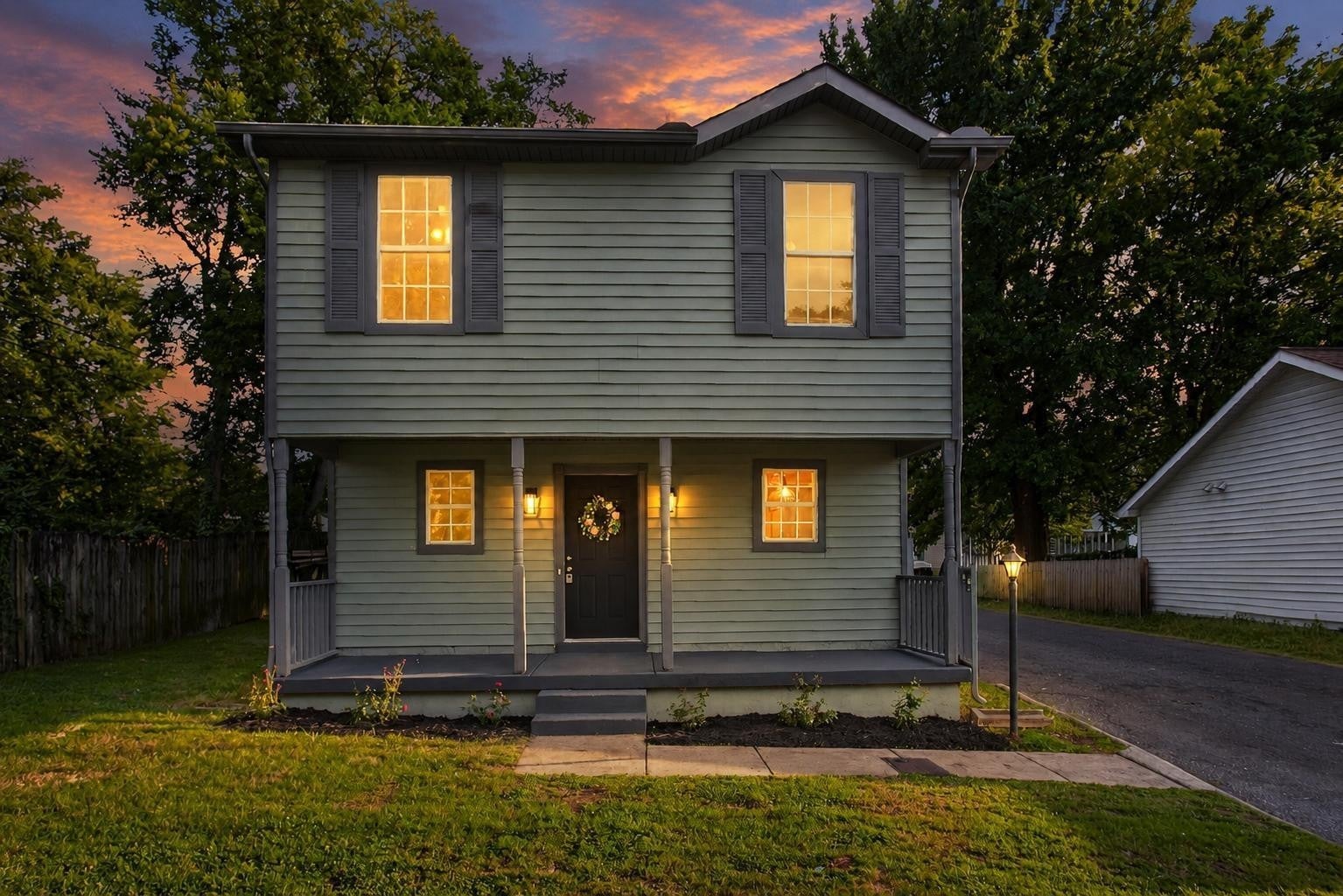 208 Errol Ln