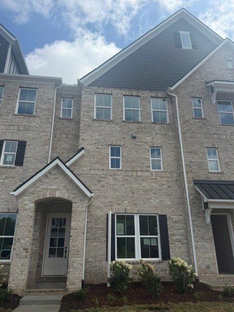 5608 Redcliffe Alley