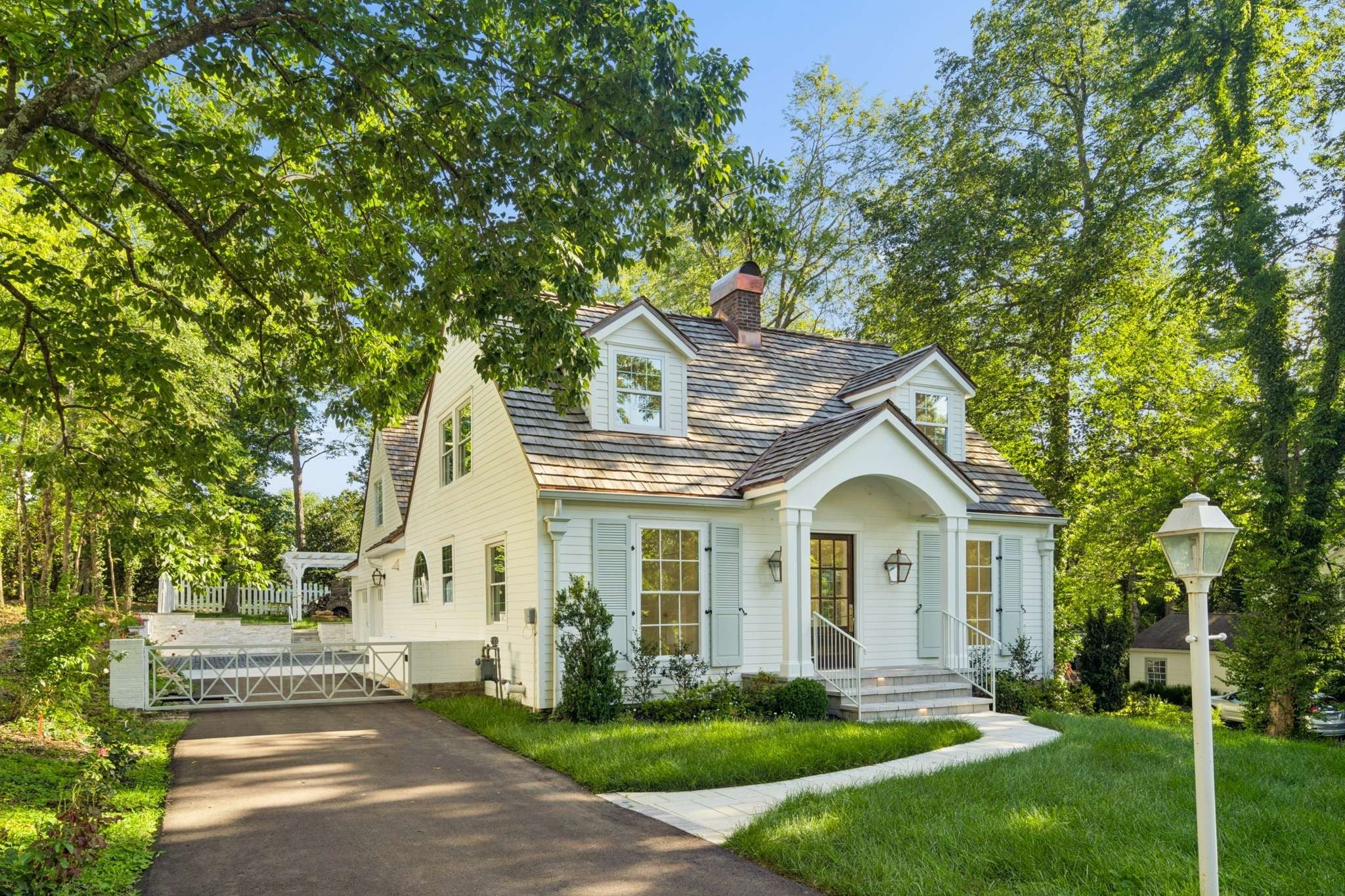 4401 Iroquois Ave - home for sale