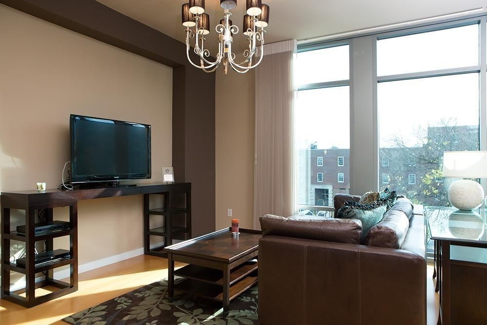 1920 Adelicia St 404