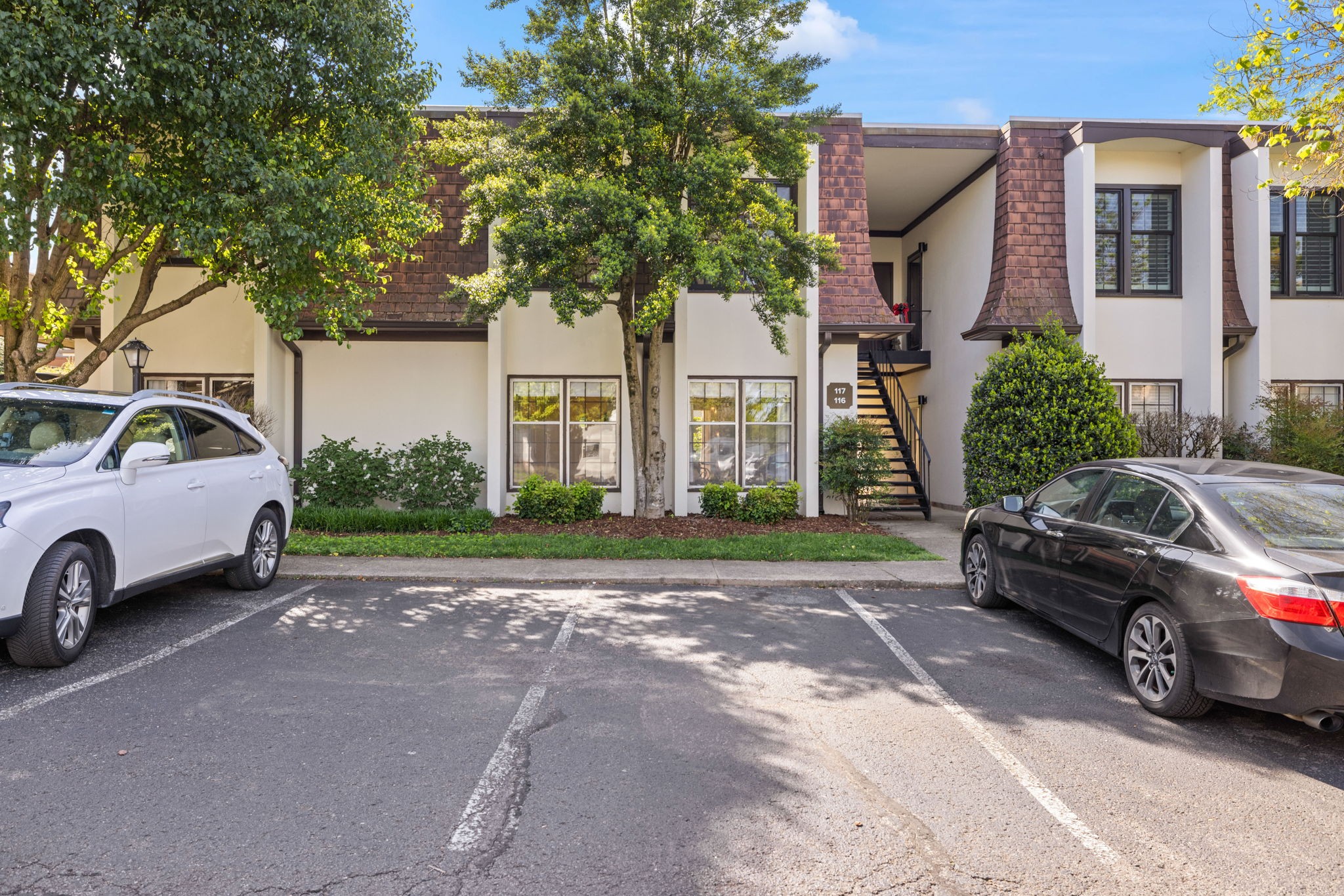 4505 Harding Pike 116