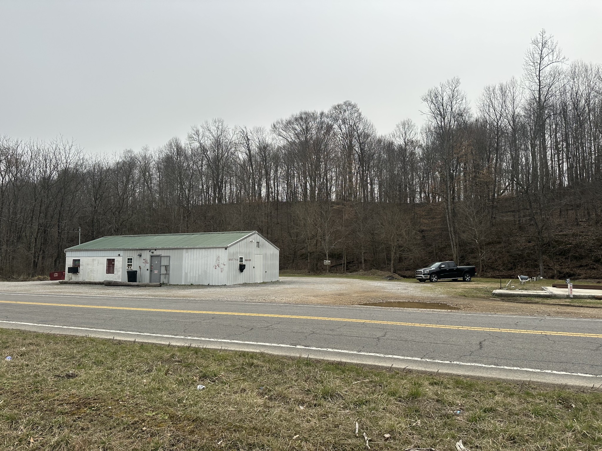 6123 Gamaliel Rd