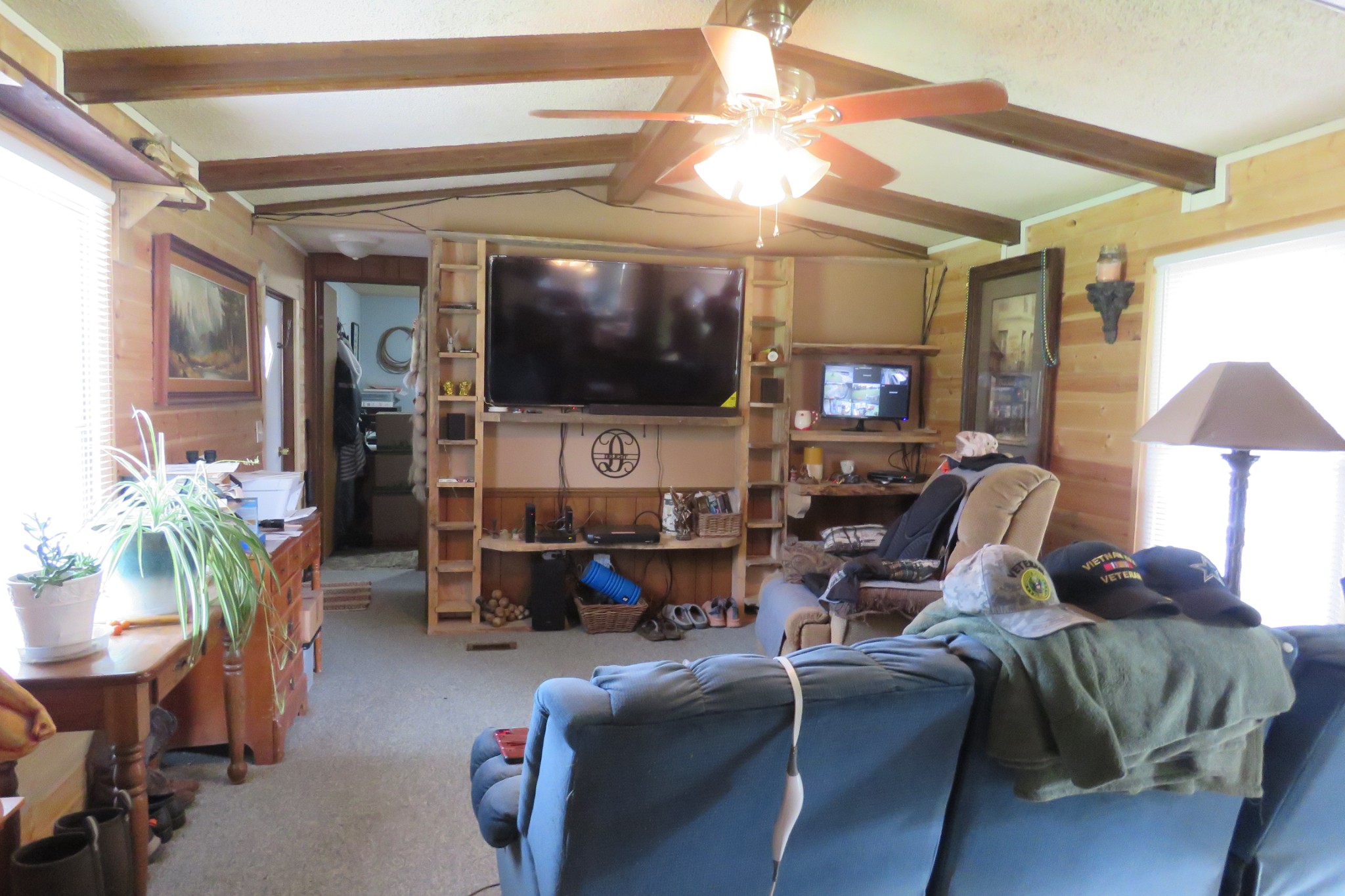 155 Ballard Ln
