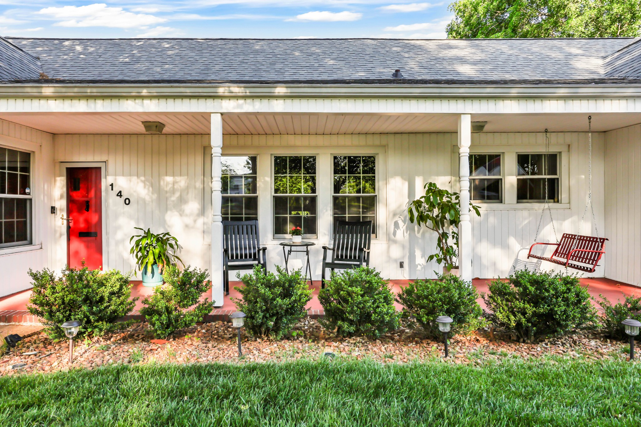 140 E Glenwood Dr