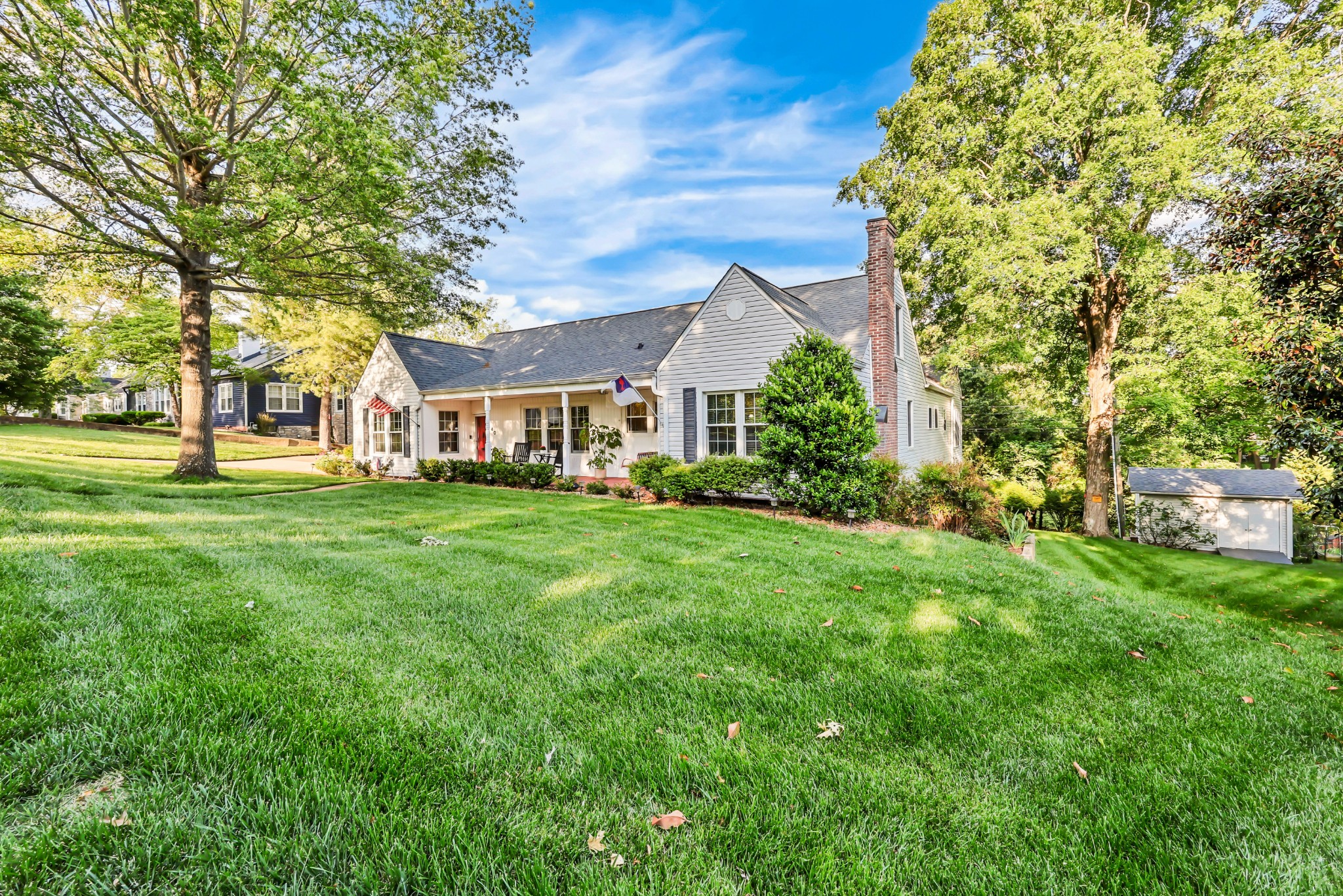 140 E Glenwood Dr