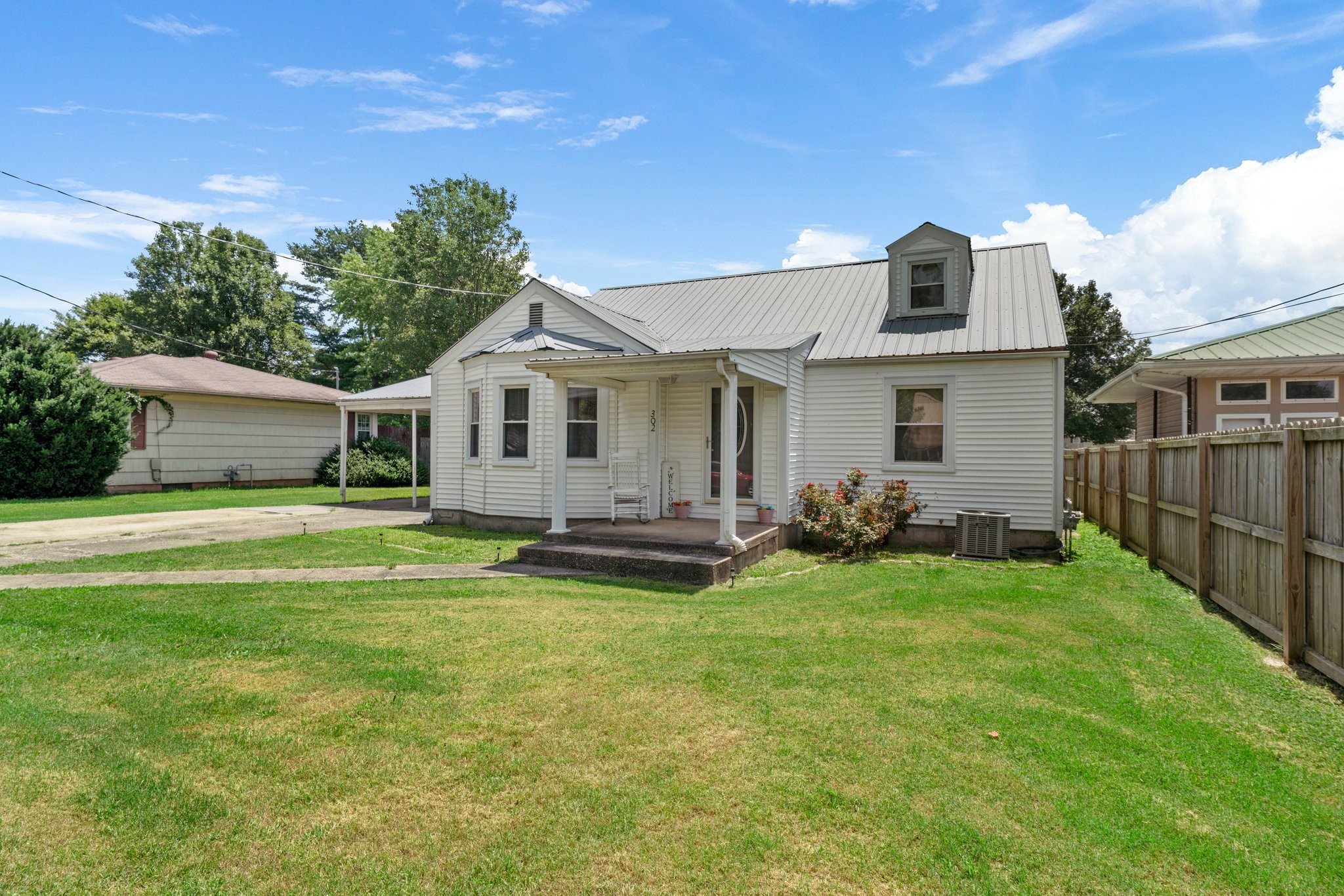 302 N 9th St