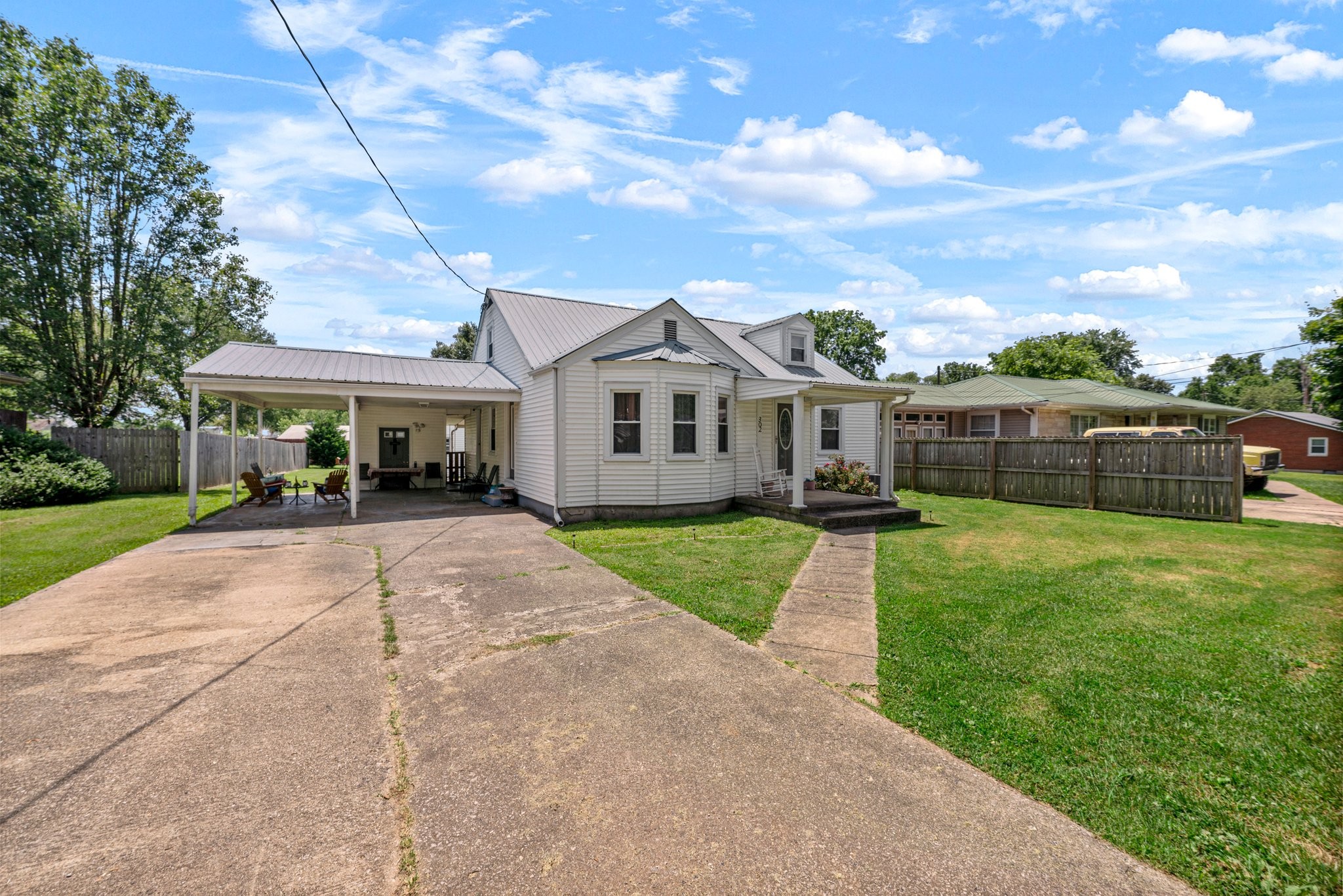 302 N 9th St