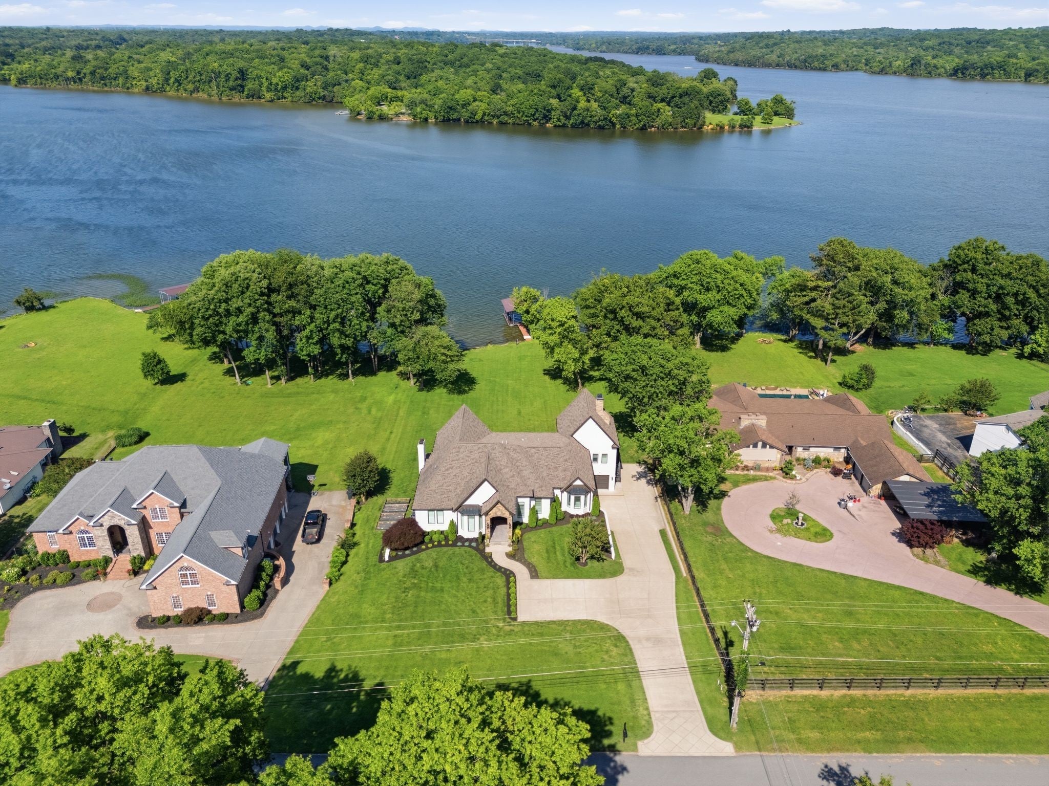 1167 Windsor Dr