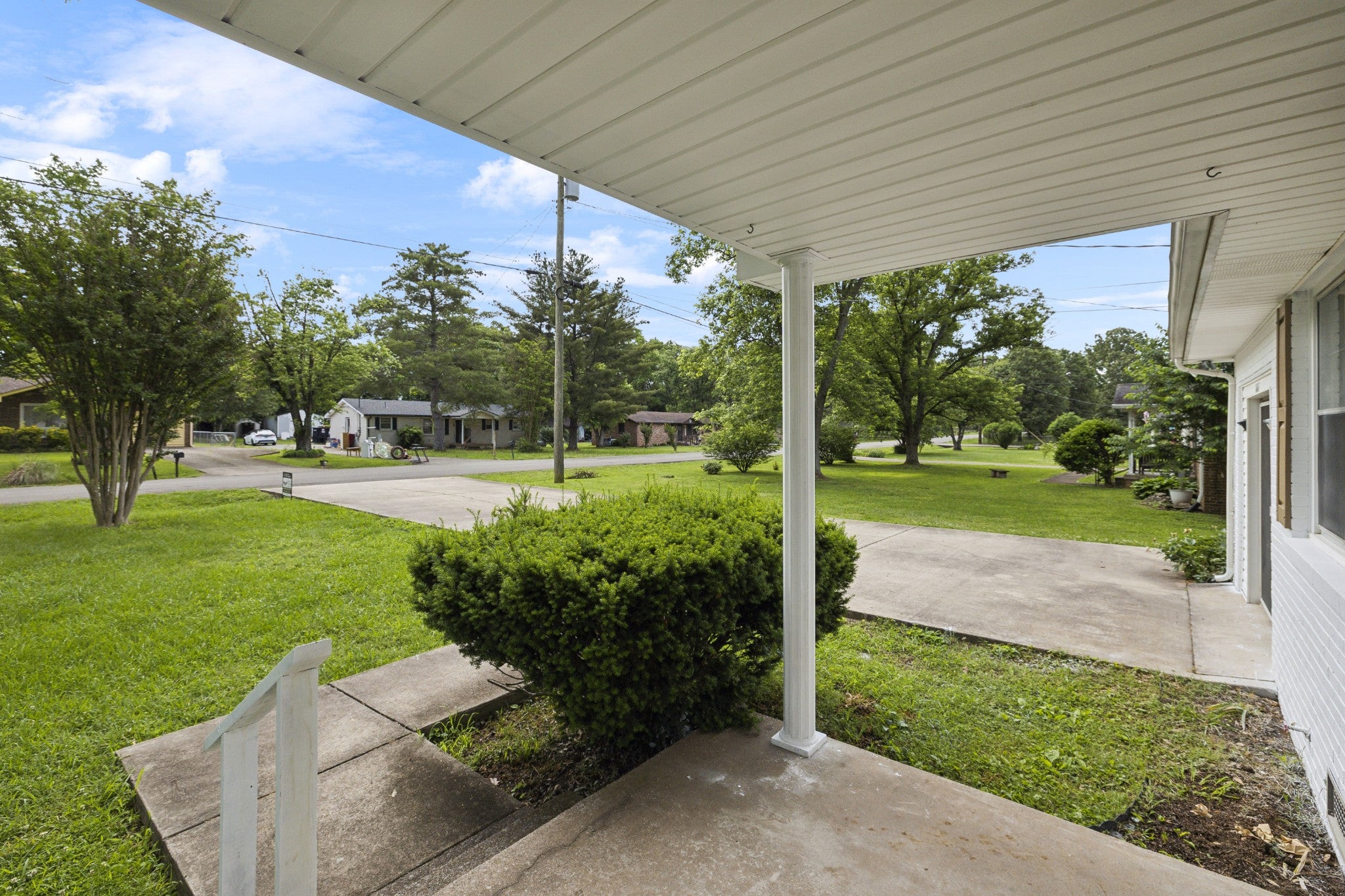 141 Mankin St