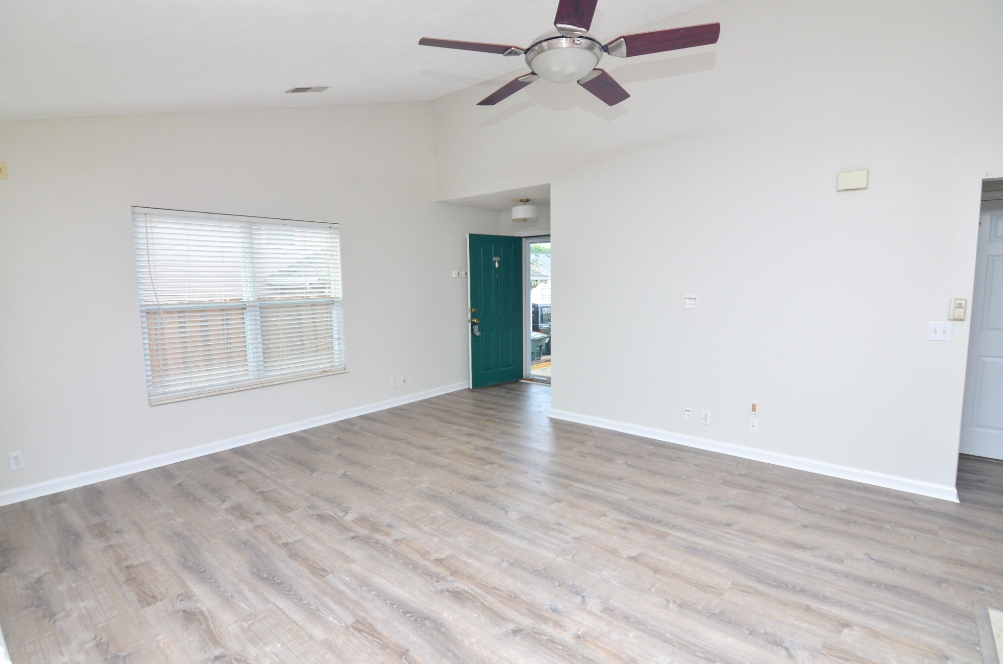 3637 Crossbrooke Dr