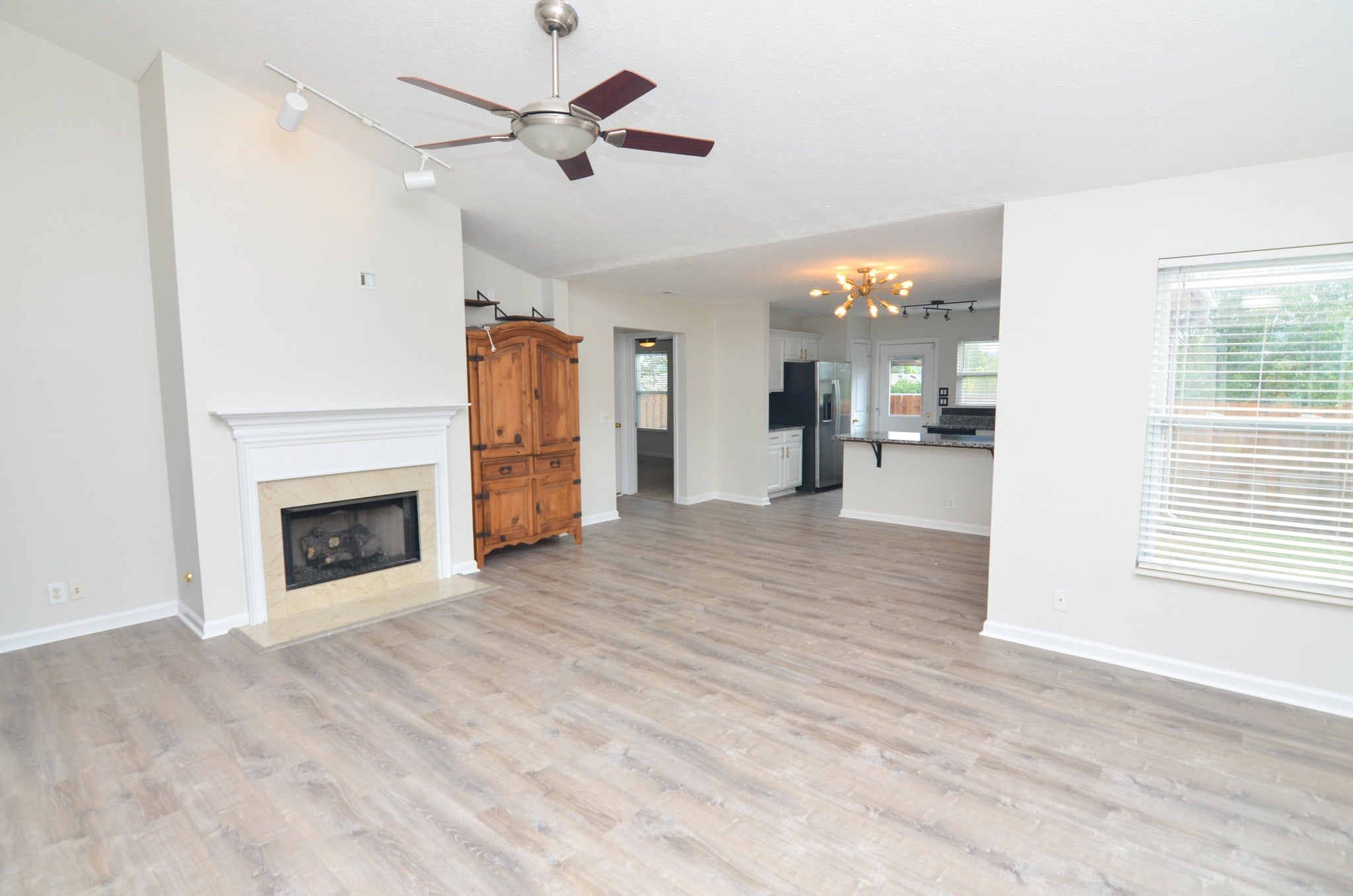 3637 Crossbrooke Dr