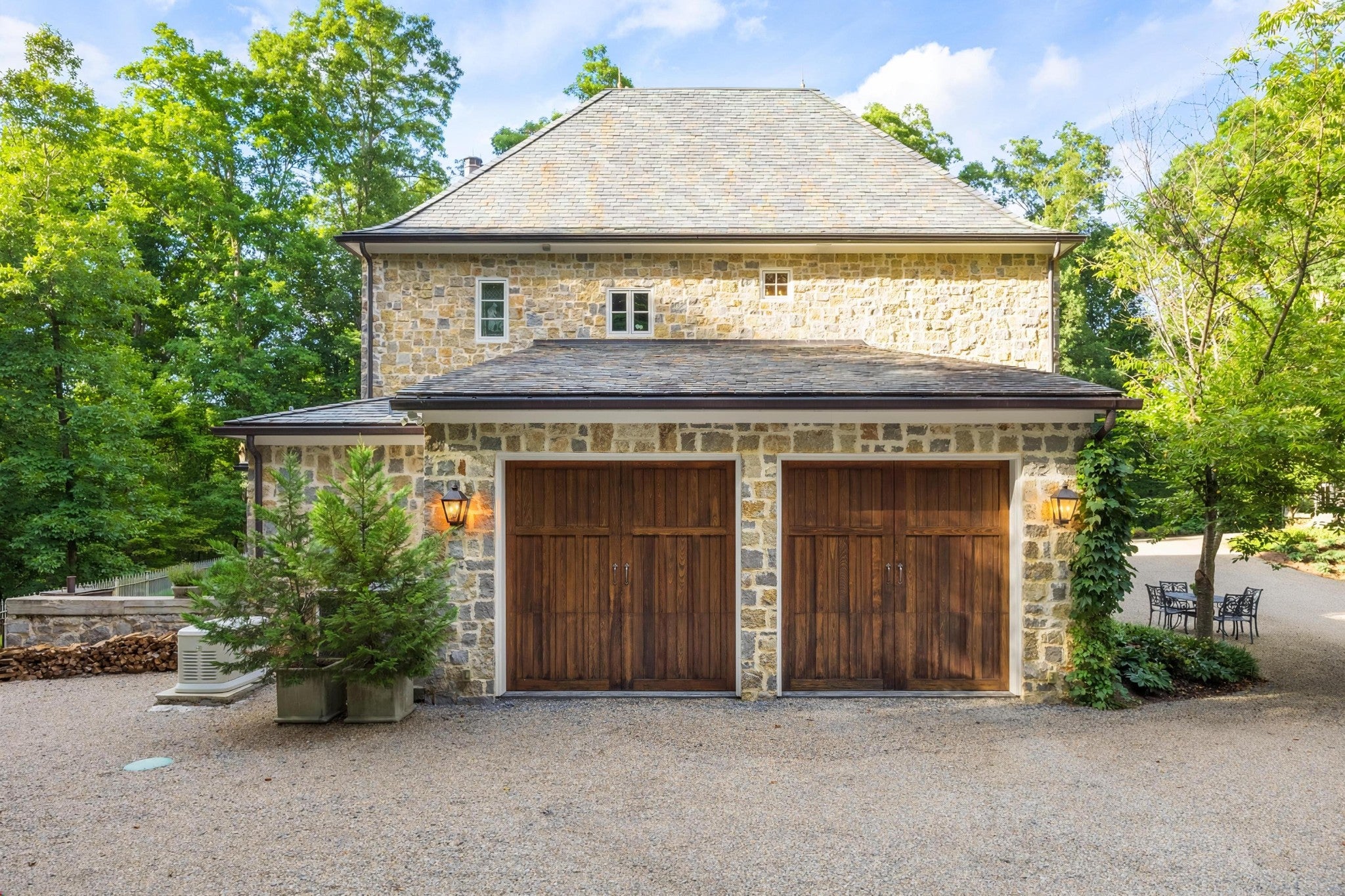 175 Litchfield Lane NW