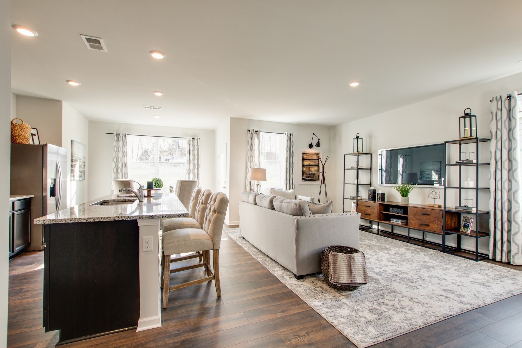 2144 Mackinac Bend
