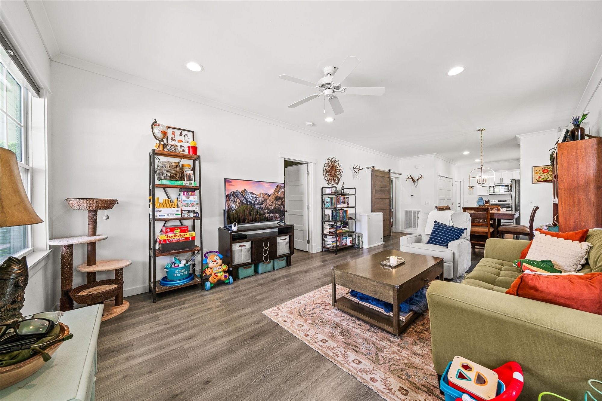 435 Juniper Dr