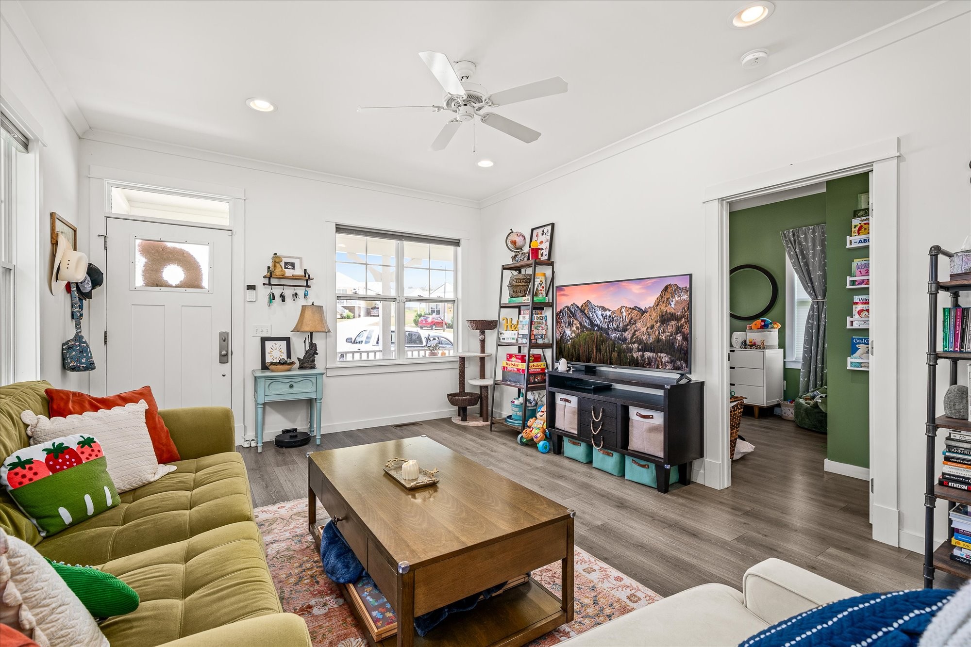 435 Juniper Dr