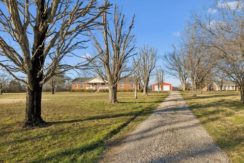 Photo of 353 Branham Mill Rd, Gallatin, TN 37066 (MLS # 3137034)
