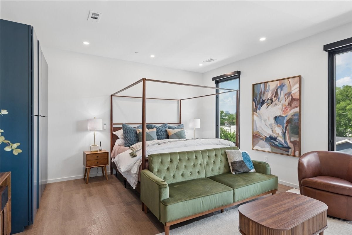 500 Merritt Ave 309