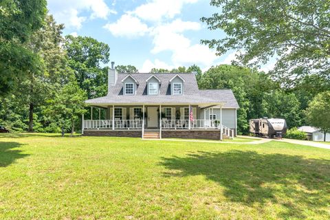 131 Pin Oaks Ln Hohenwald TN 38462