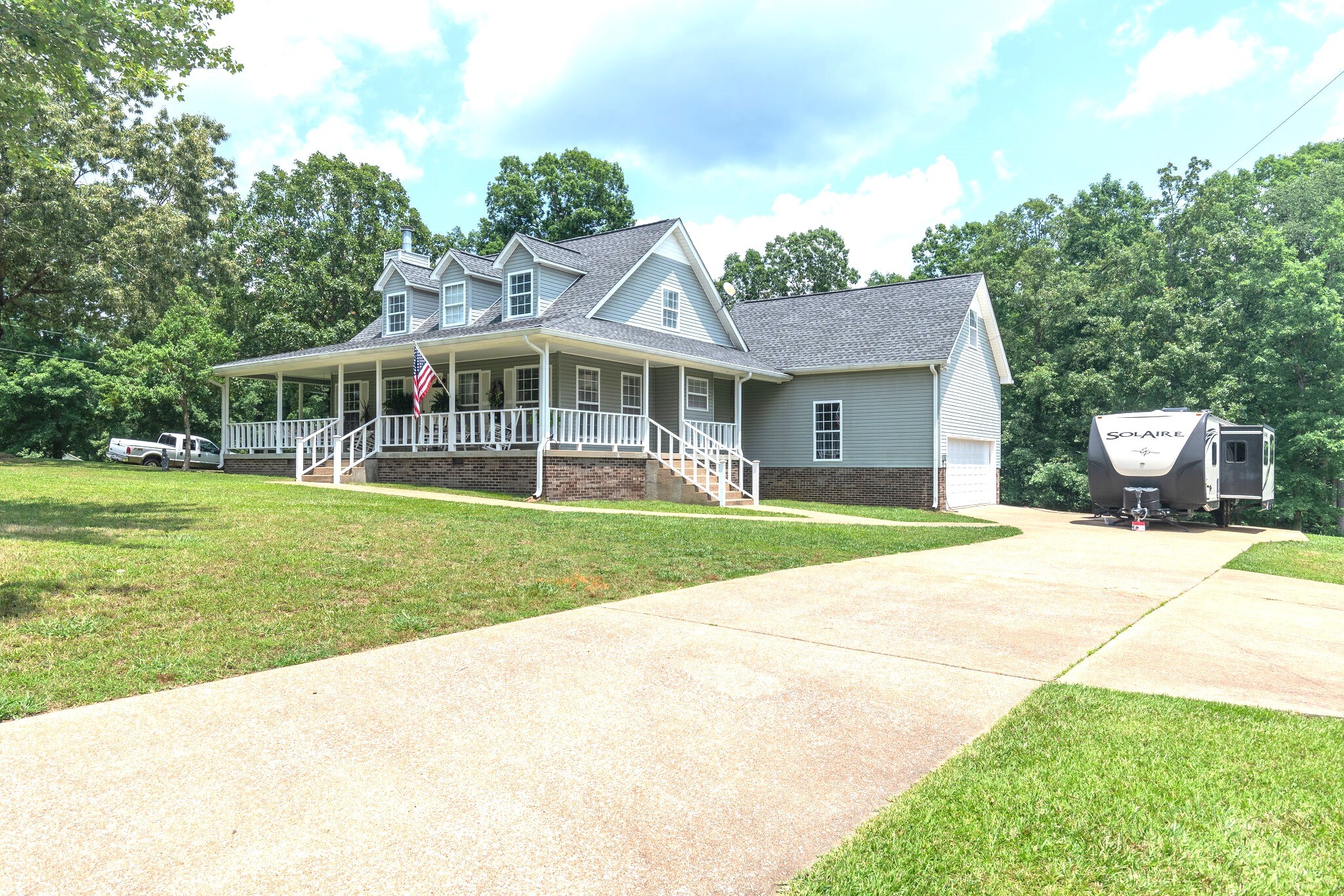 131 Pin Oaks Ln