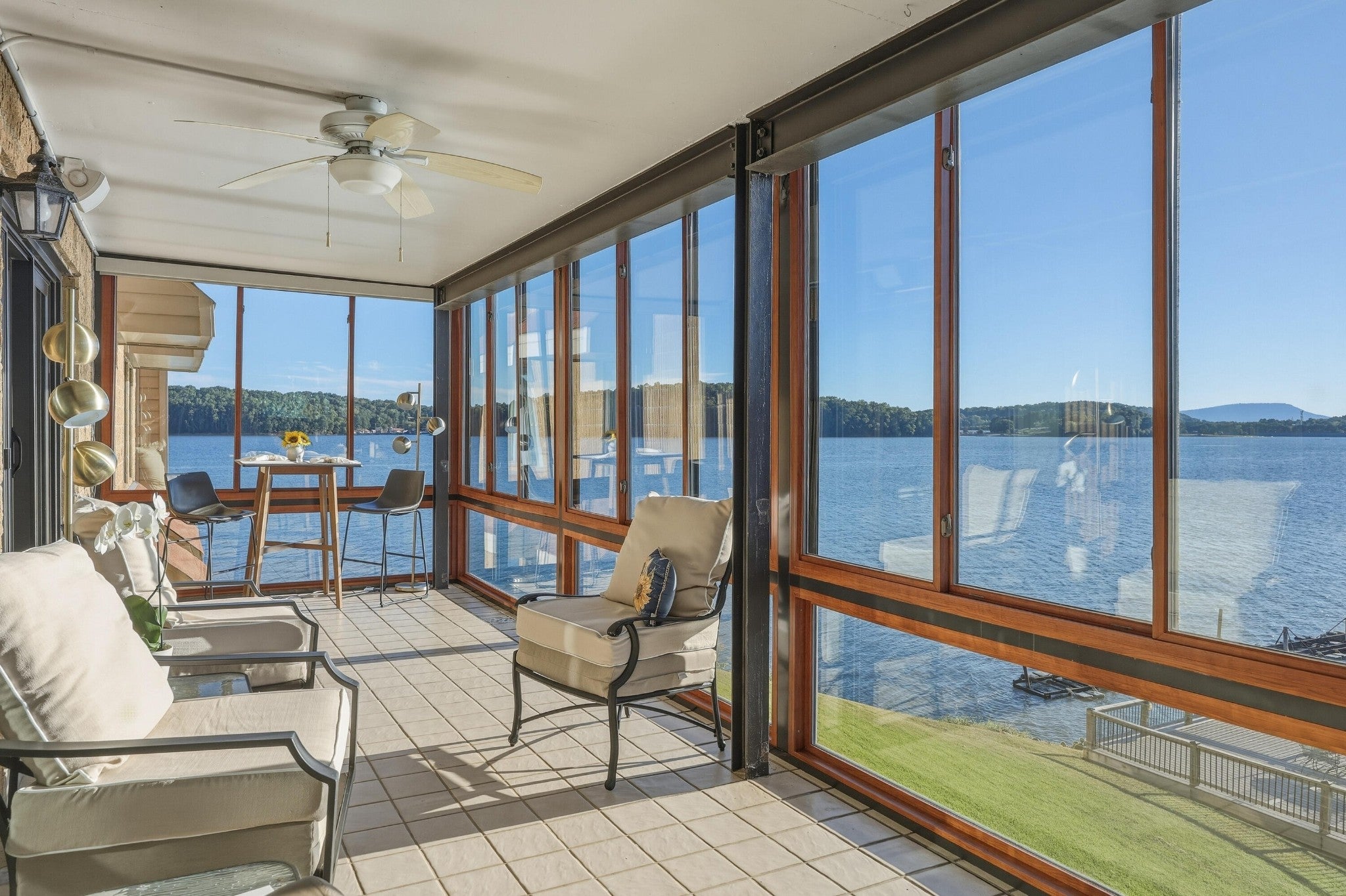4346 Lakeshore Lane 204